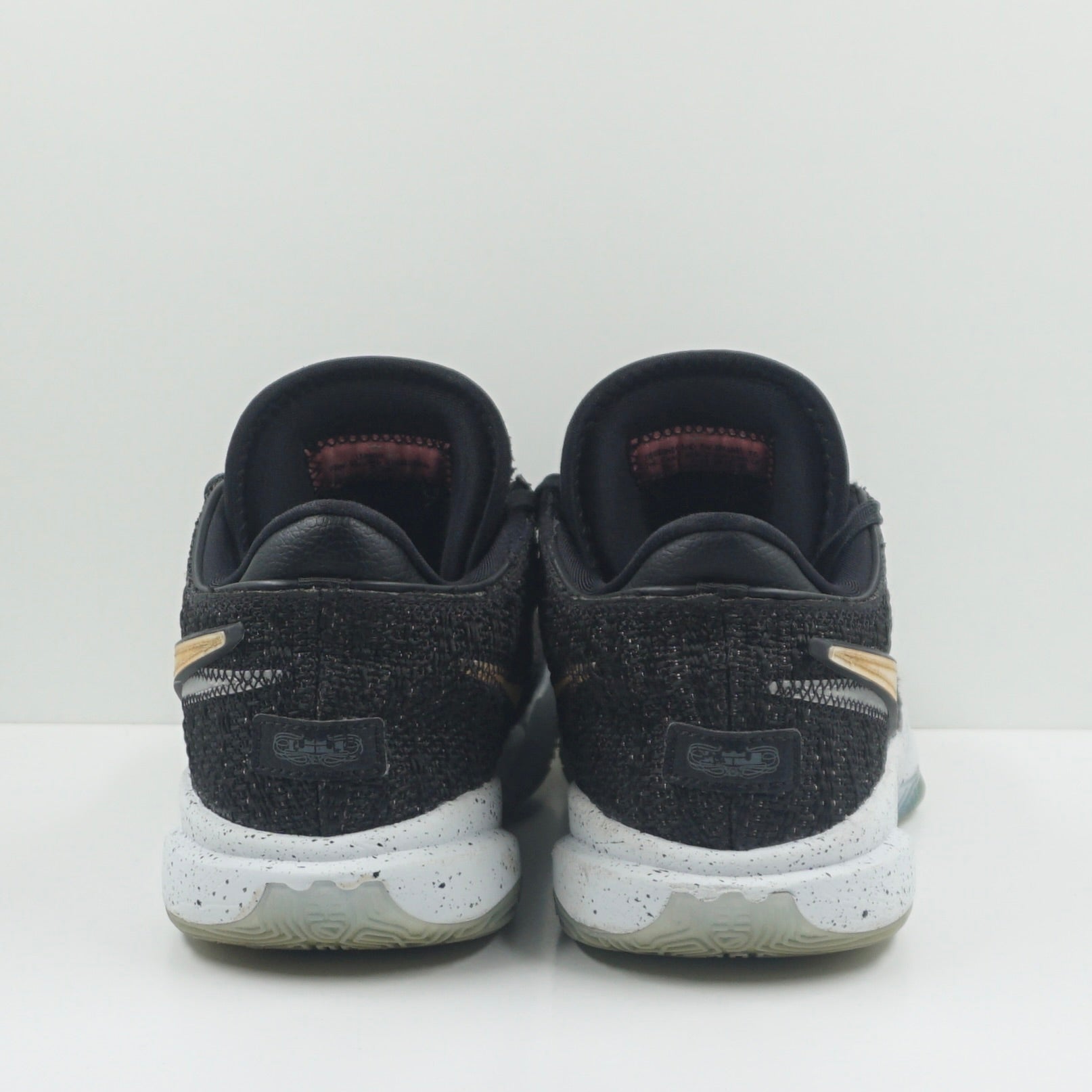 Nike LeBron 20 Black Metallic Gold (GS)