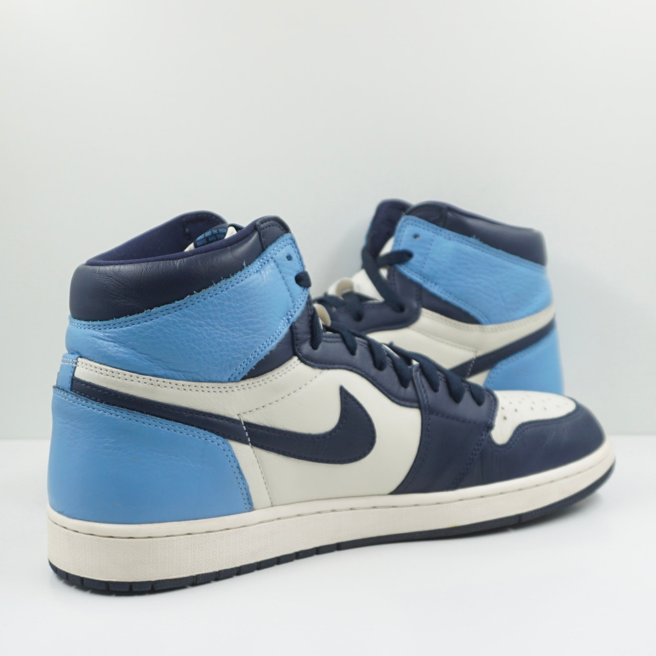Jordan 1 Retro High Obsidian UNC