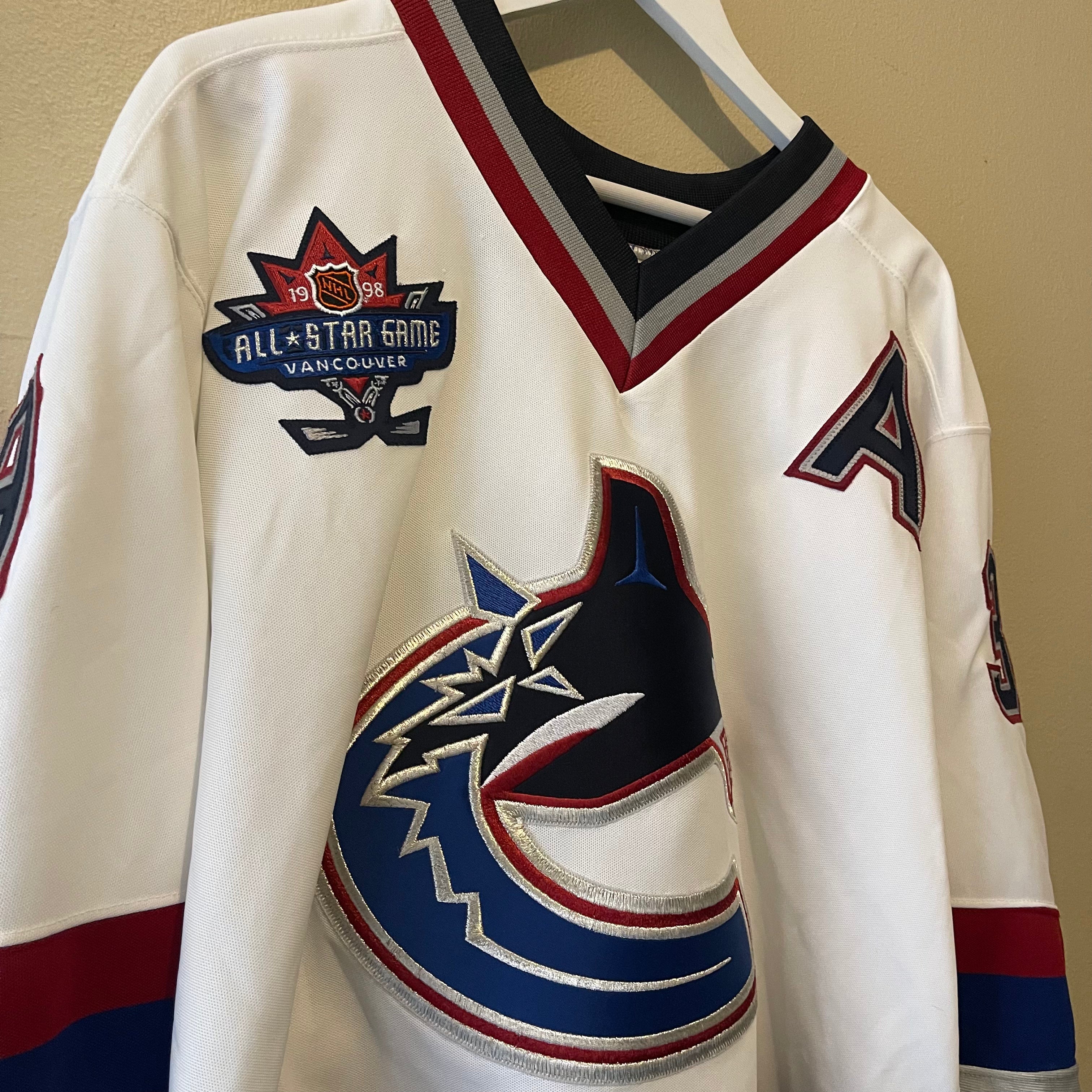 CCM Vancouver Canucks Martin #39 NHL Jersey