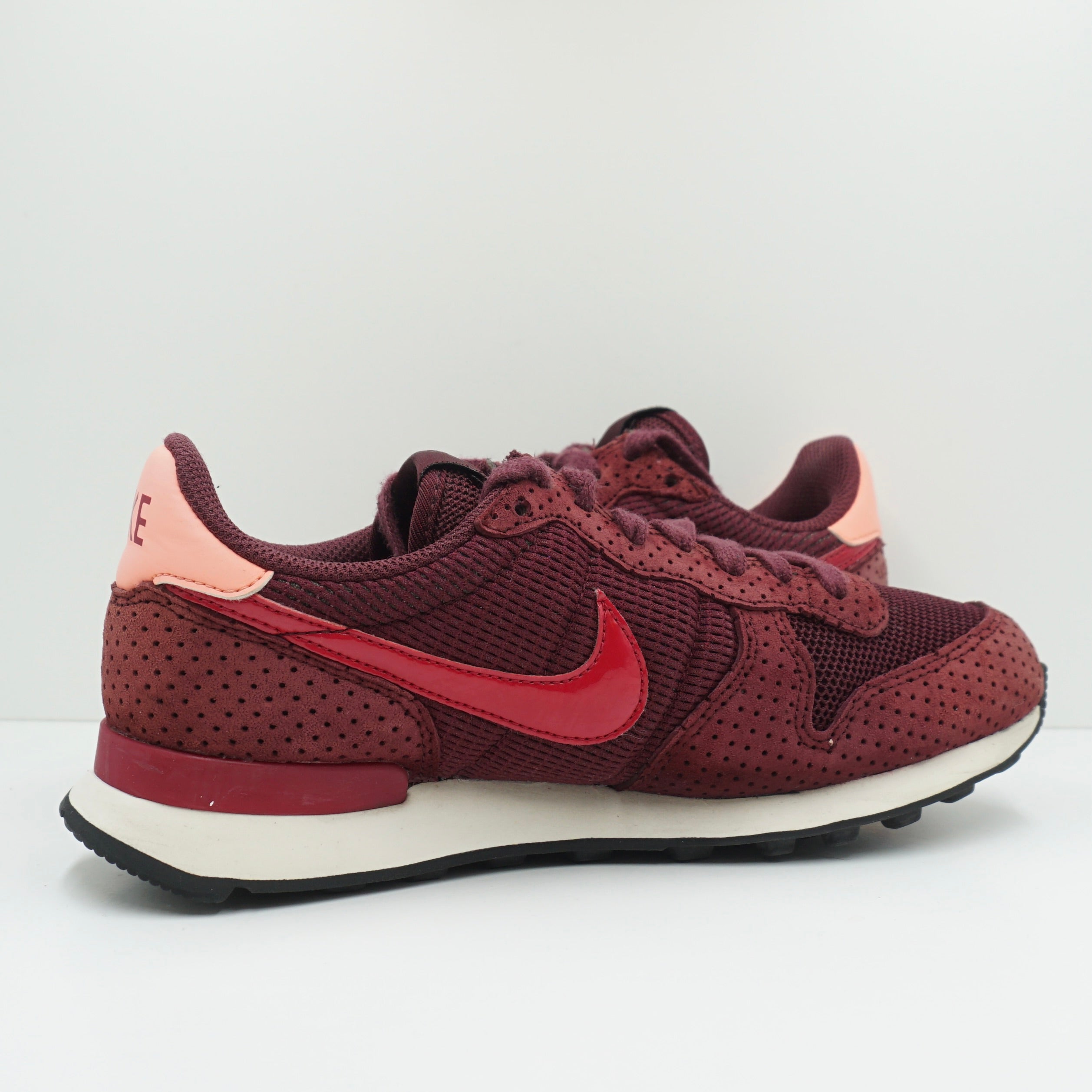 Nike Internationalist Night Maroon (W)