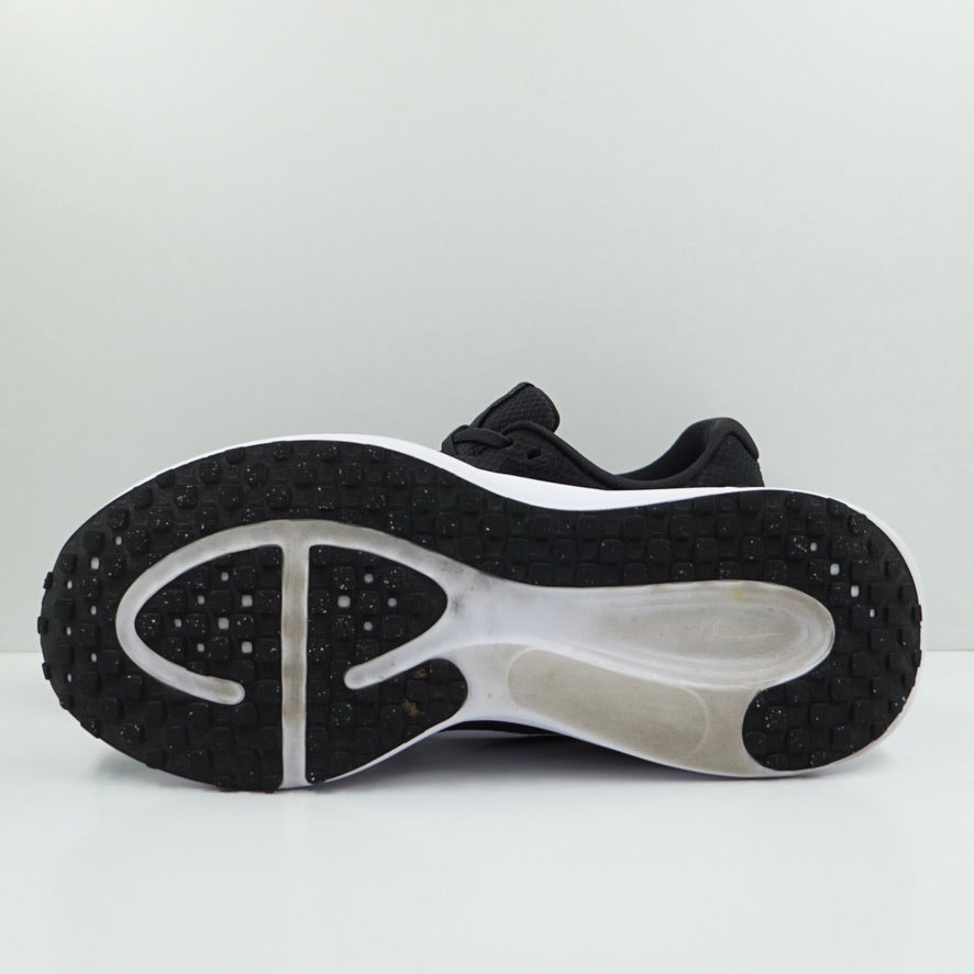Nike Revolution 8 Black White