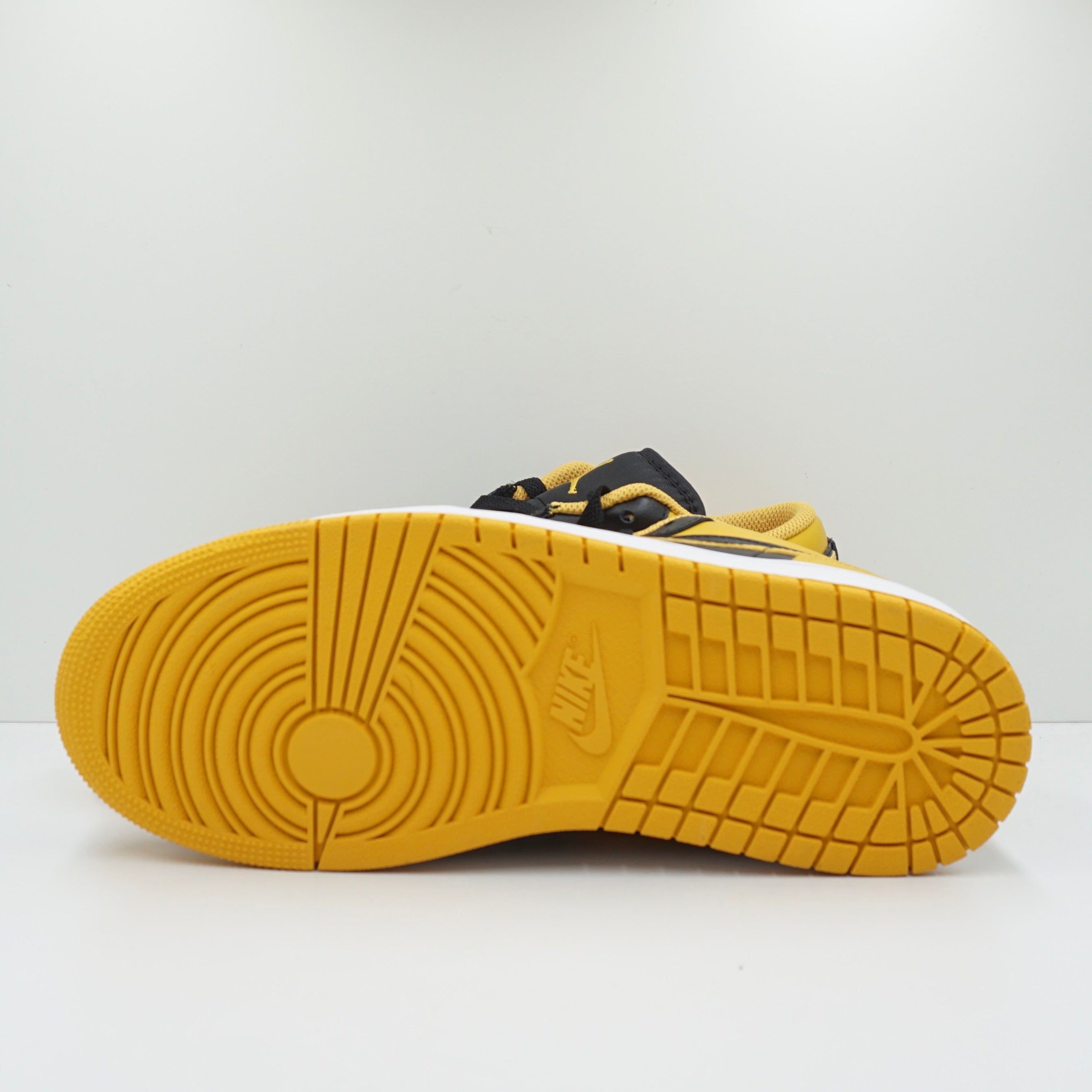 Jordan 1 Low Yellow Ochre