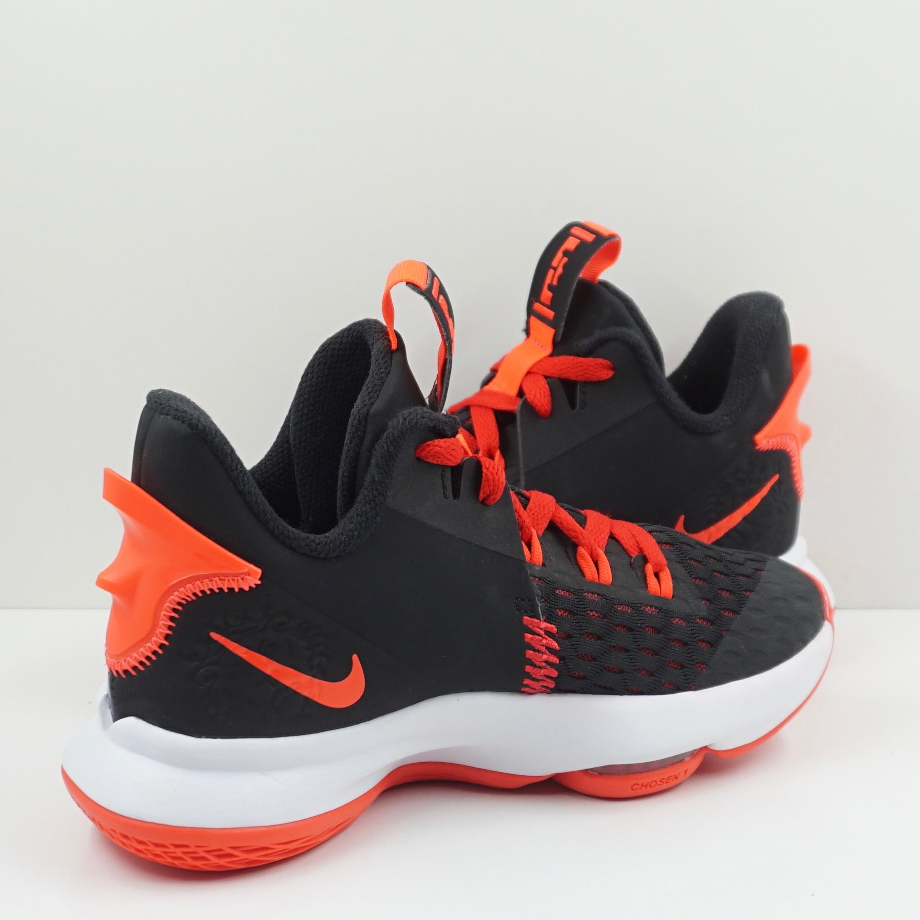 Nike LeBron Witness 5 Bred
