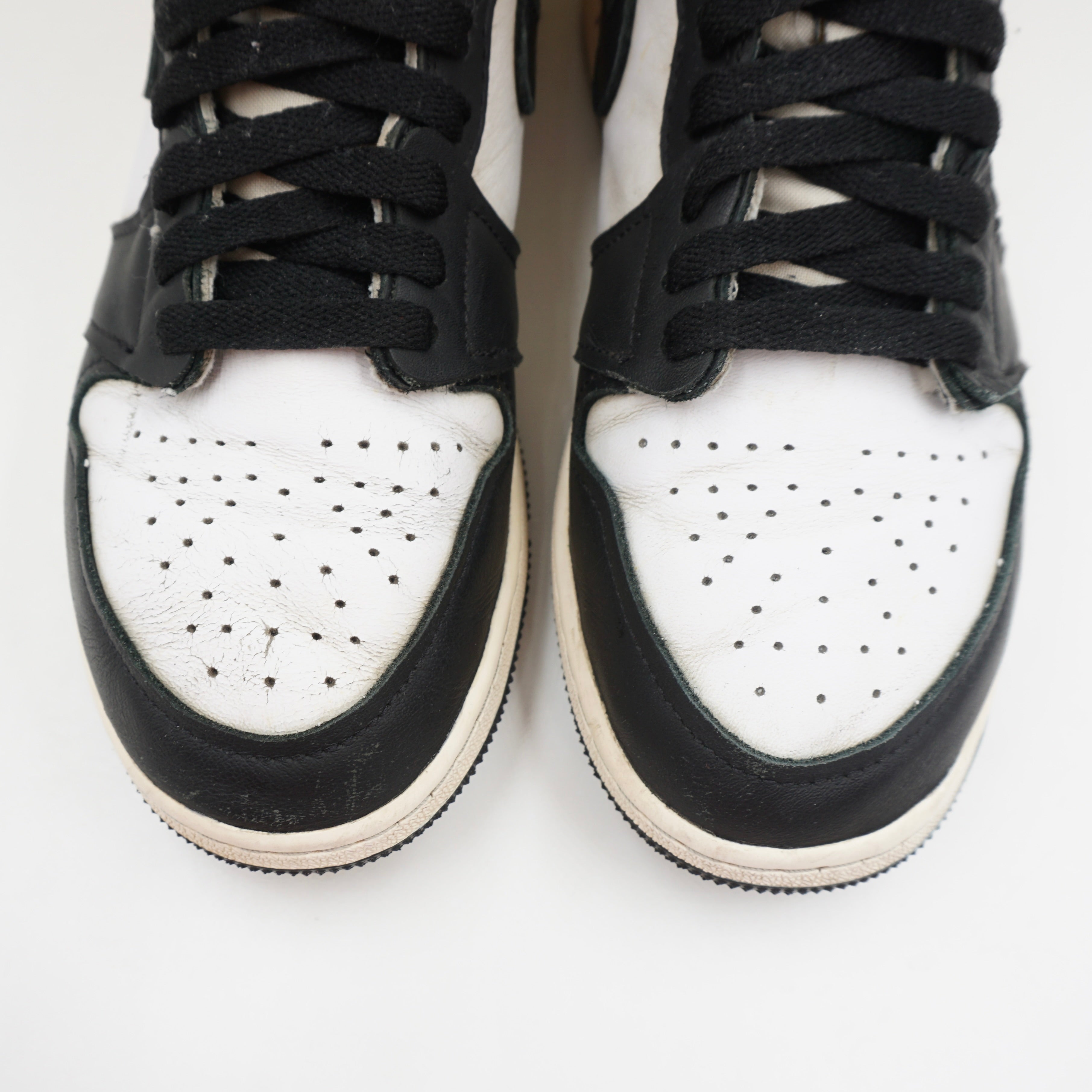 Jordan 1 Retro High White Black Volt University Gold (GS)