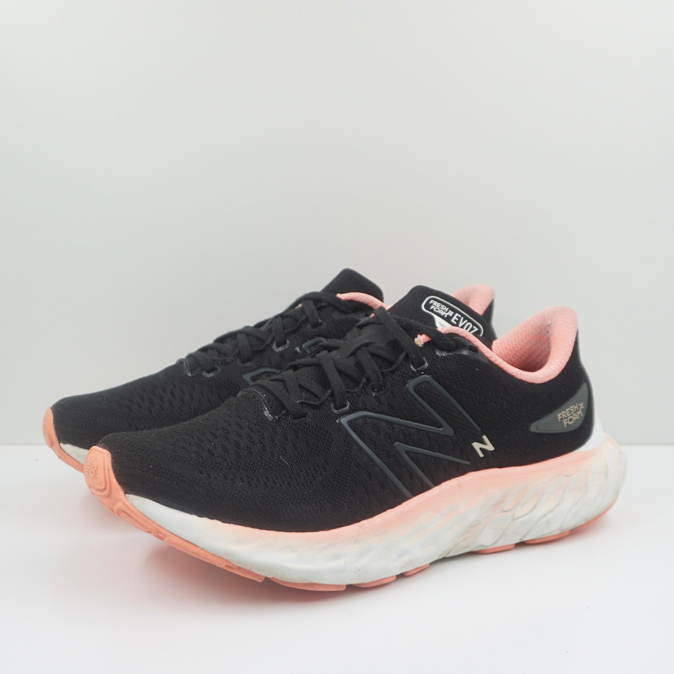 New Balance Fresh Foam X EVOZ v3 Black Grapefruit (W)