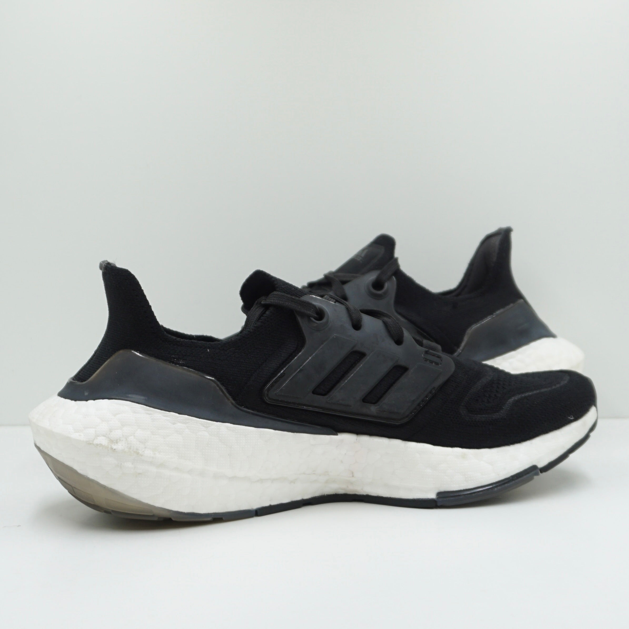 Adidas Ultra Boost 22 Black White (W)