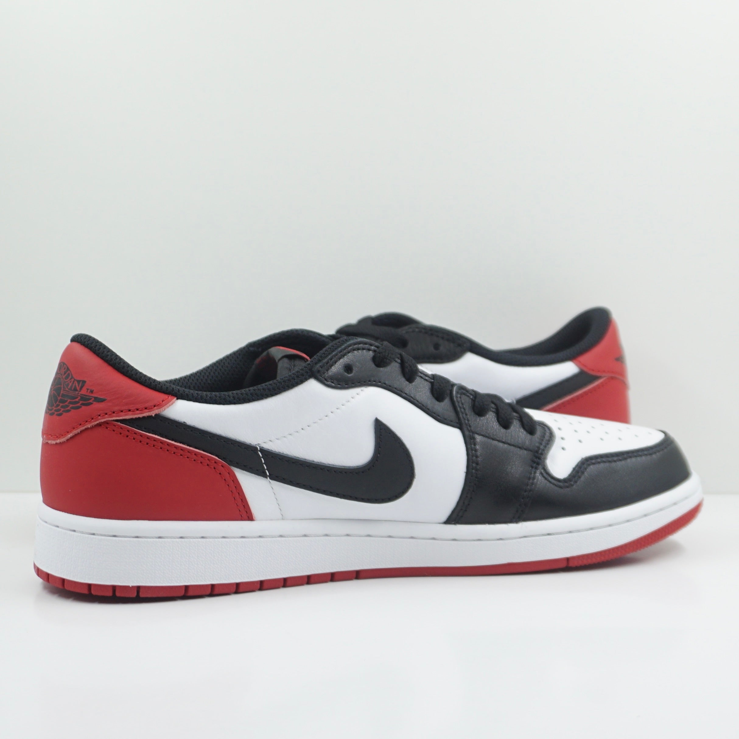 Jordan 1 Retro Low OG Black Toe (2023)