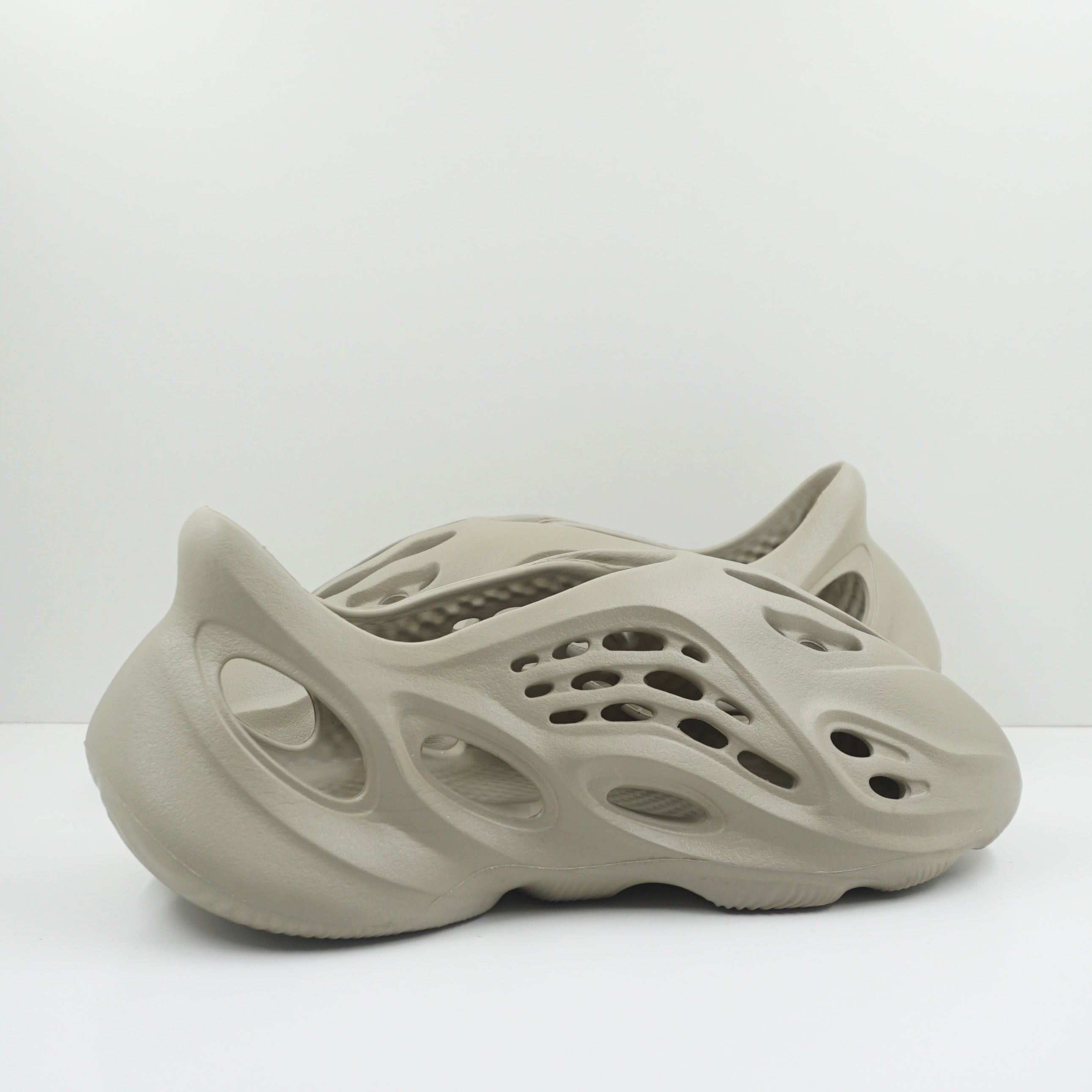 Adidas Yeezy Foam RNNR Stone Salt