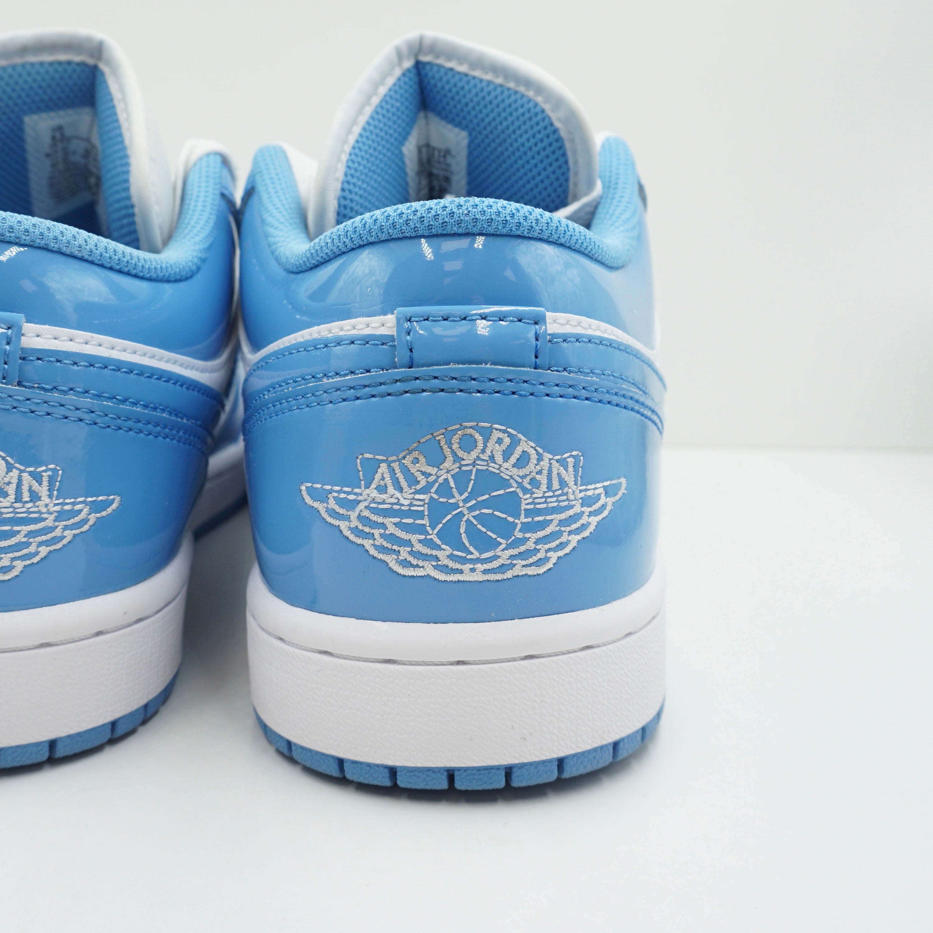 Jordan 1 Low SE Legend Blue Patent