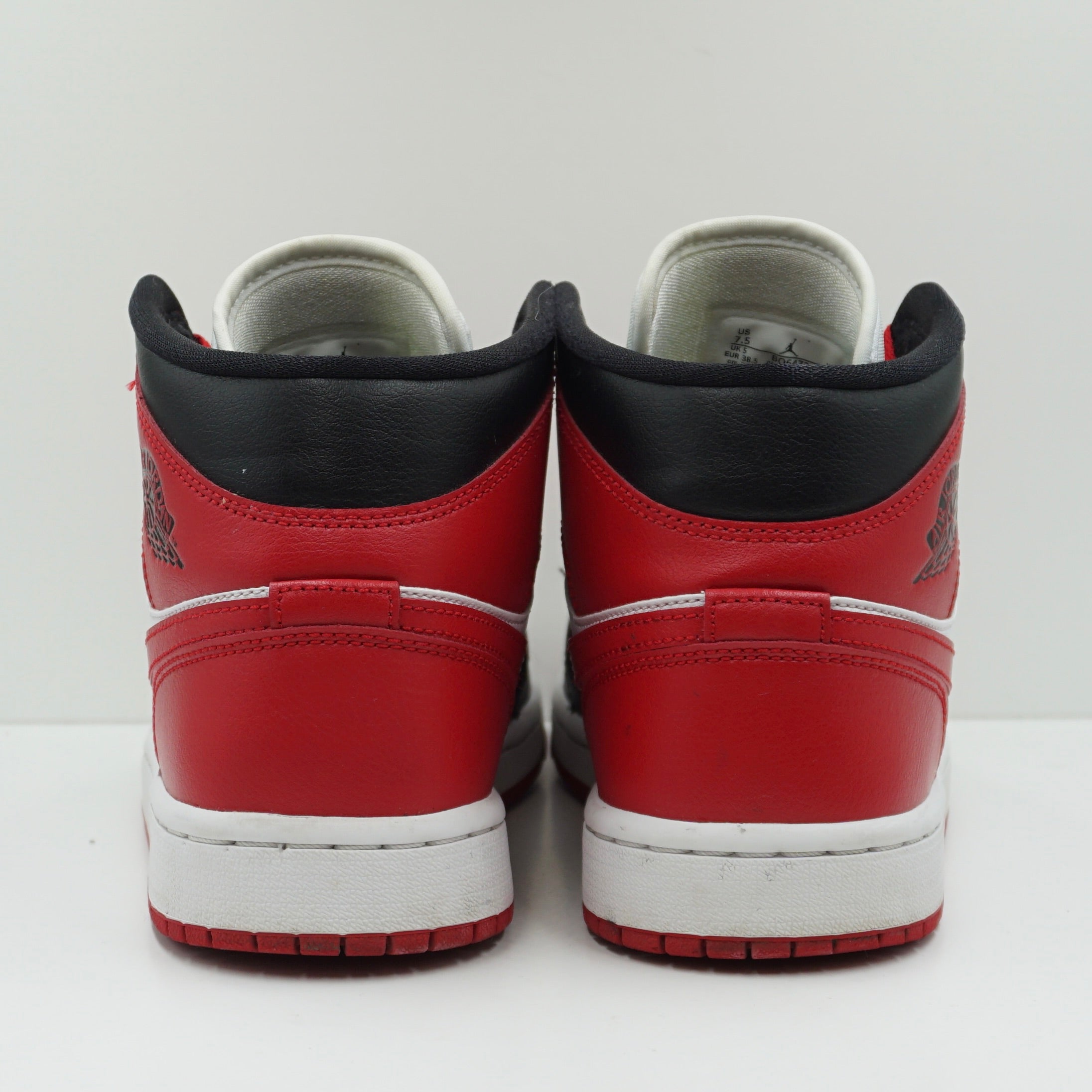 Jordan 1 Mid Alternate Bred Toe (W)