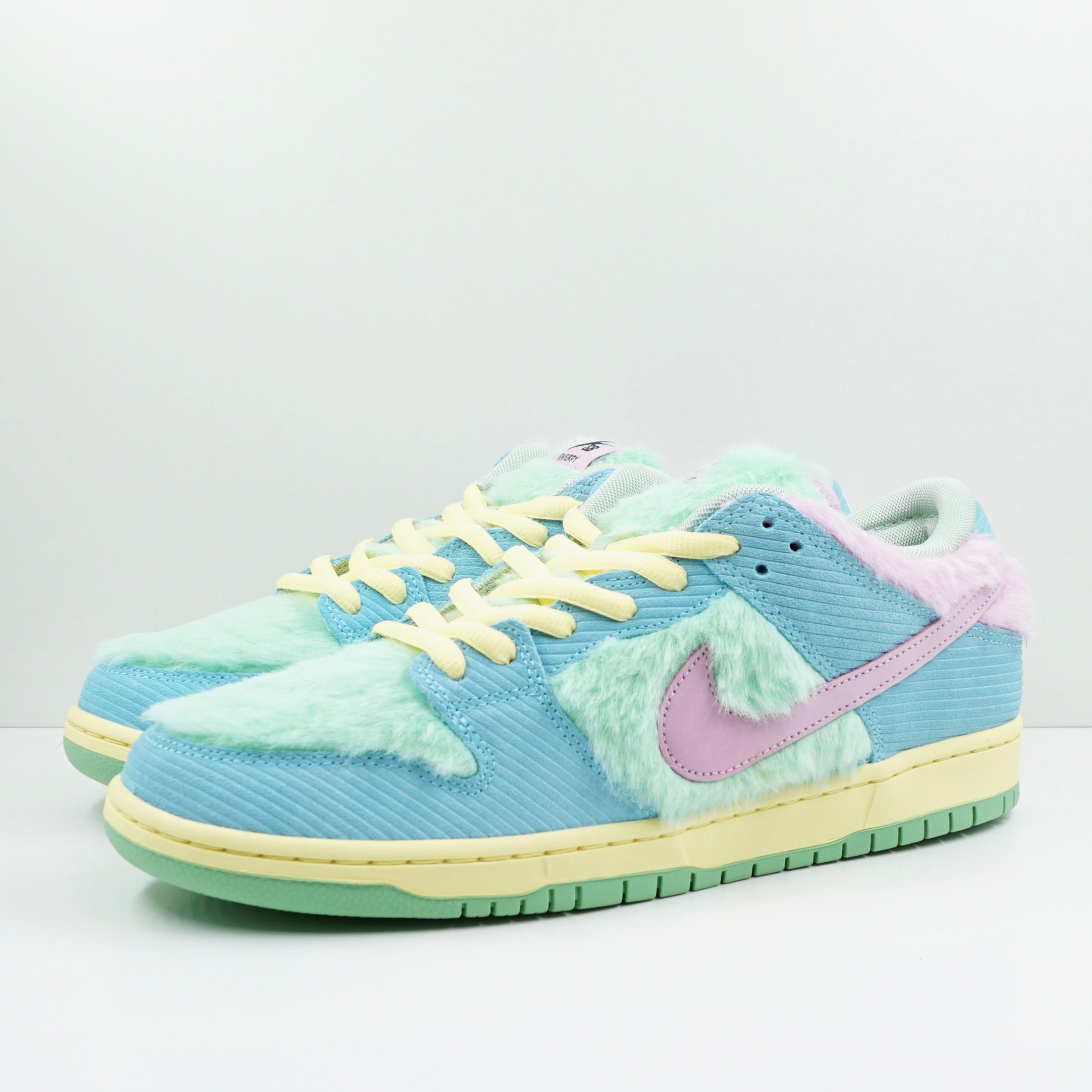 Nike SB Dunk Low Verdy Visty