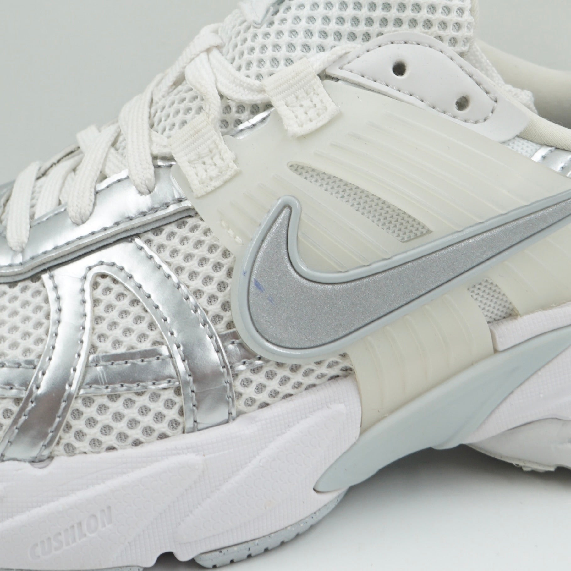 Nike V2K Run Metallic Silver White (W)