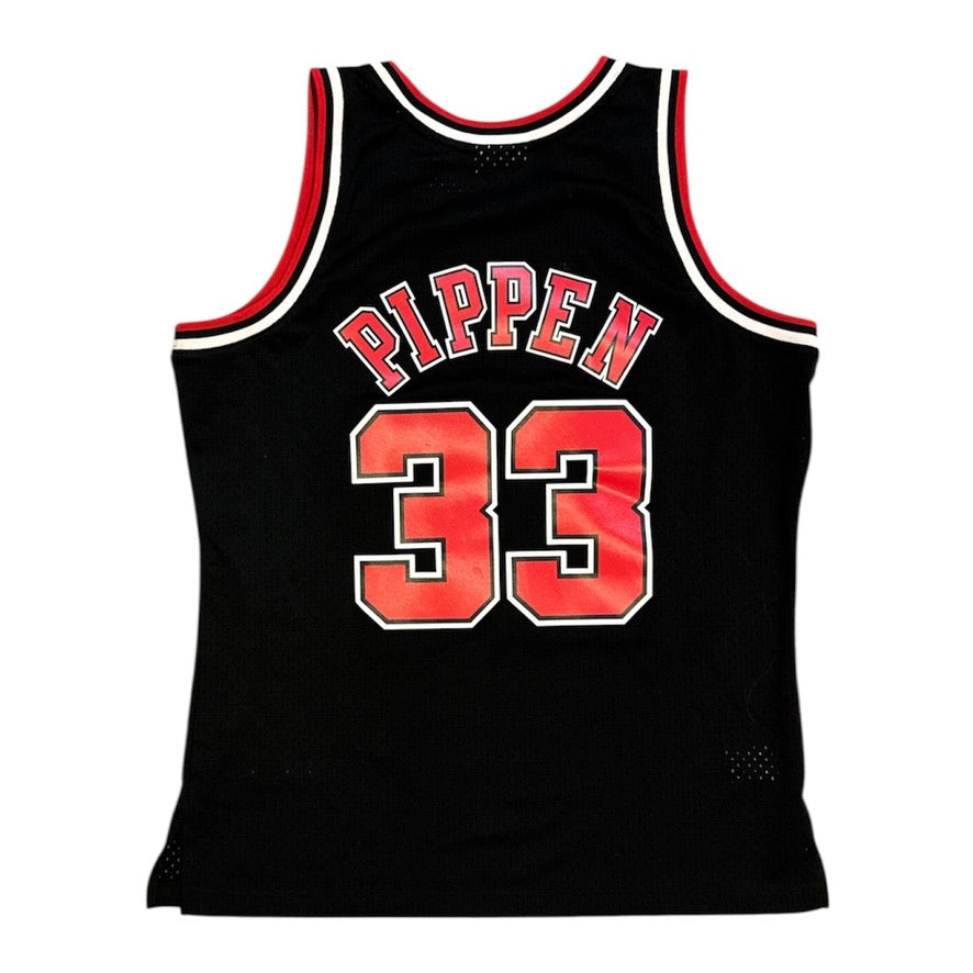 Mitchell & Ness Hardwood Classics Chicago Bulls Scottie Pippen #33 1997/1998 Swingman Basketball Jersey