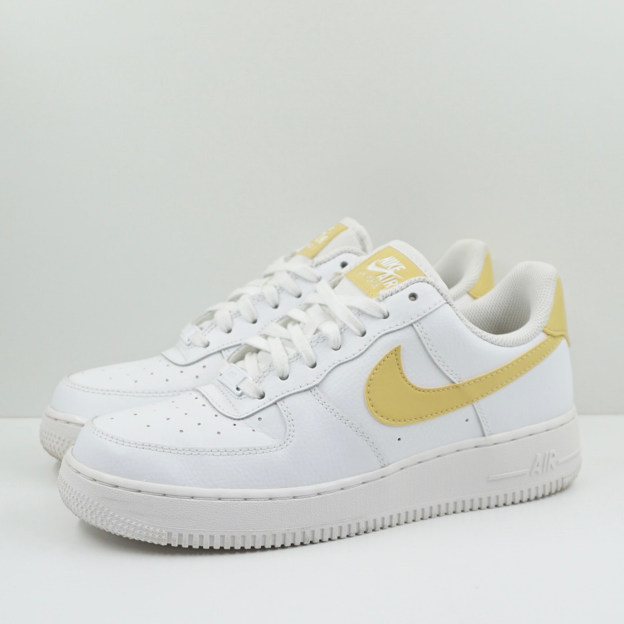 Nike Air Force 1 '07 White Saturn Gold White White (W)