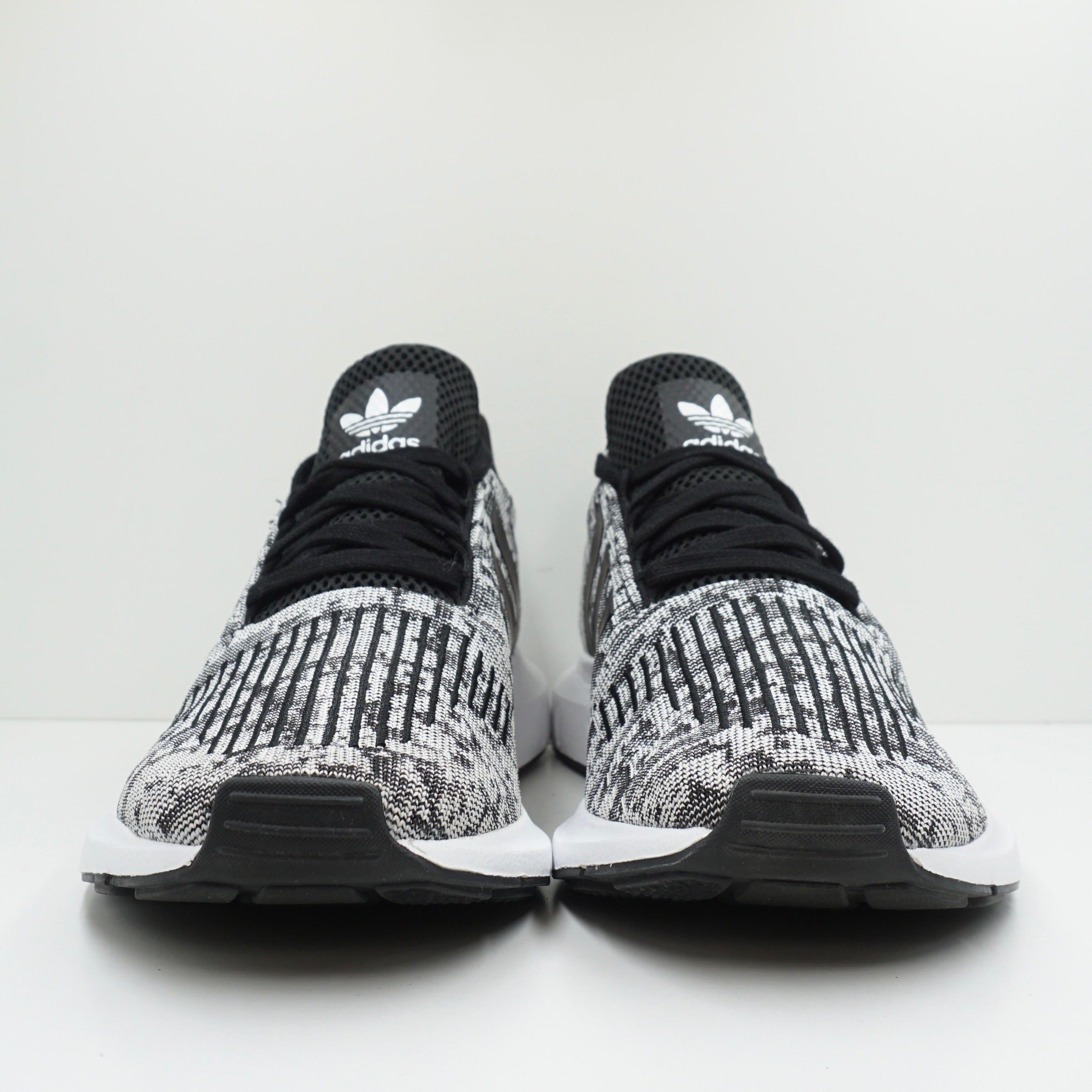 Adidas Swift Run 22 Black White