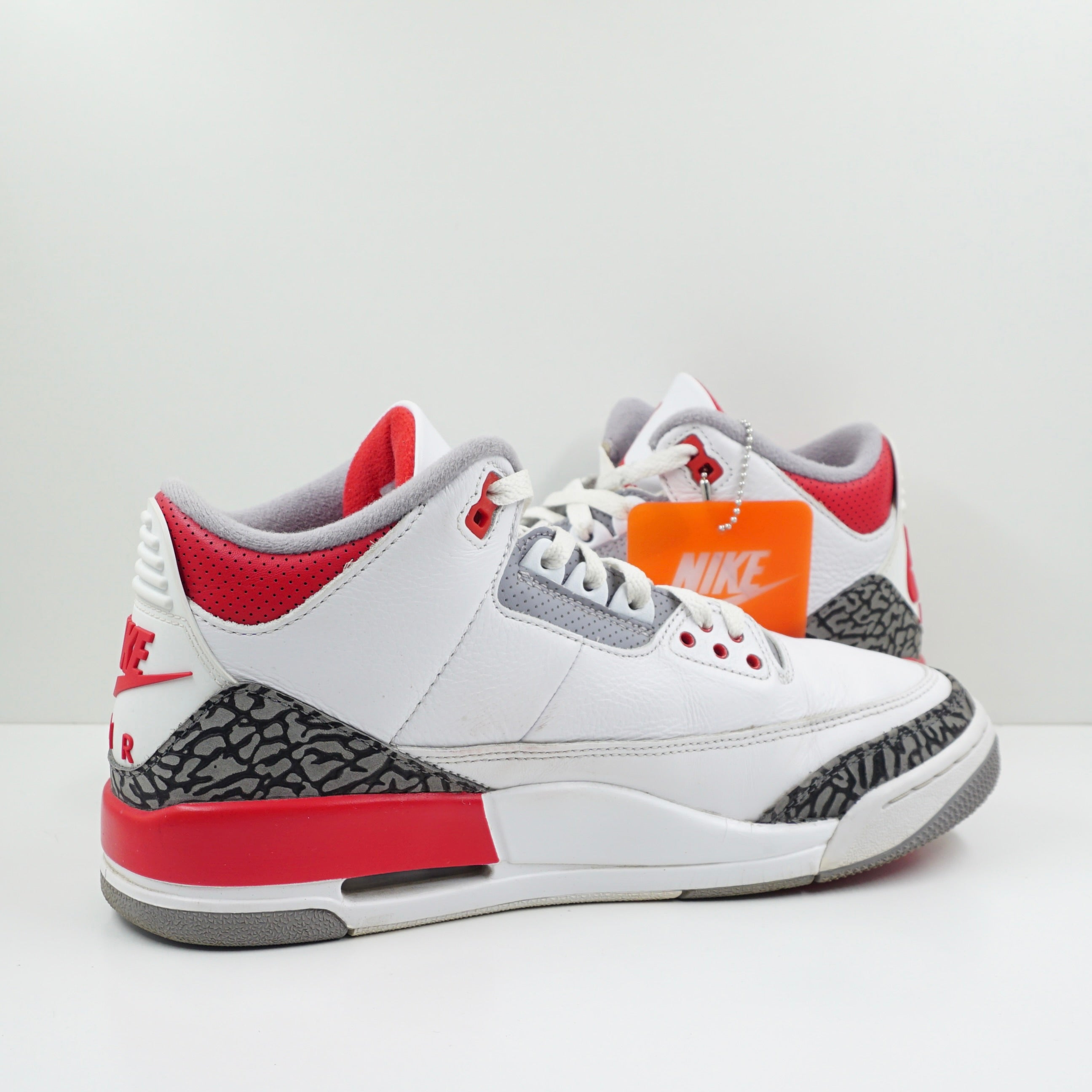 Jordan 3 Retro Fire Red (2022)