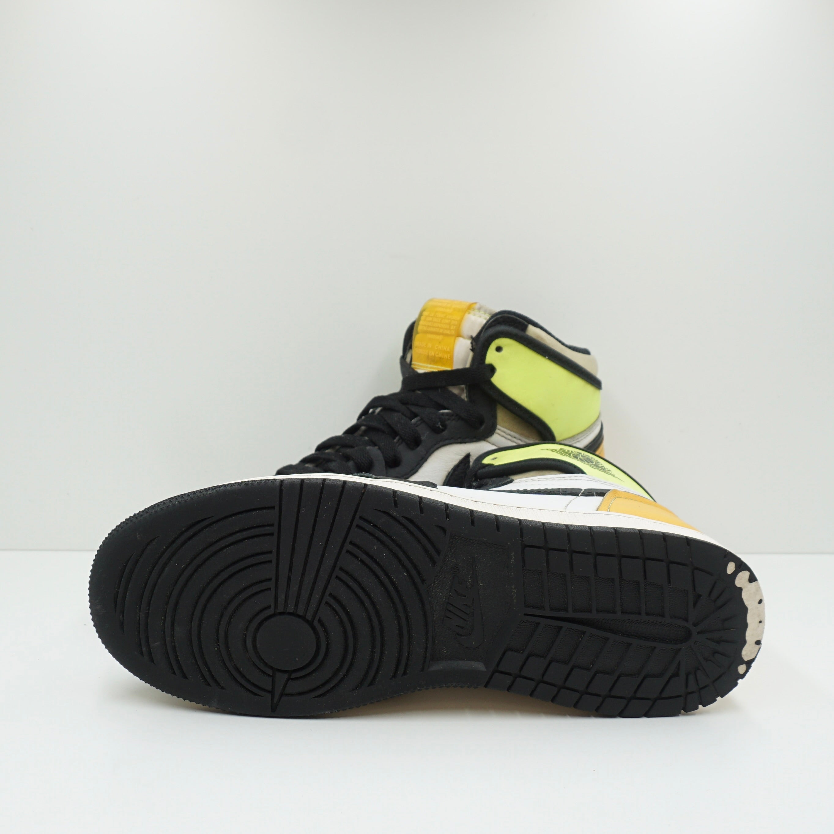 Jordan 1 Retro High White Black Volt University Gold (GS)