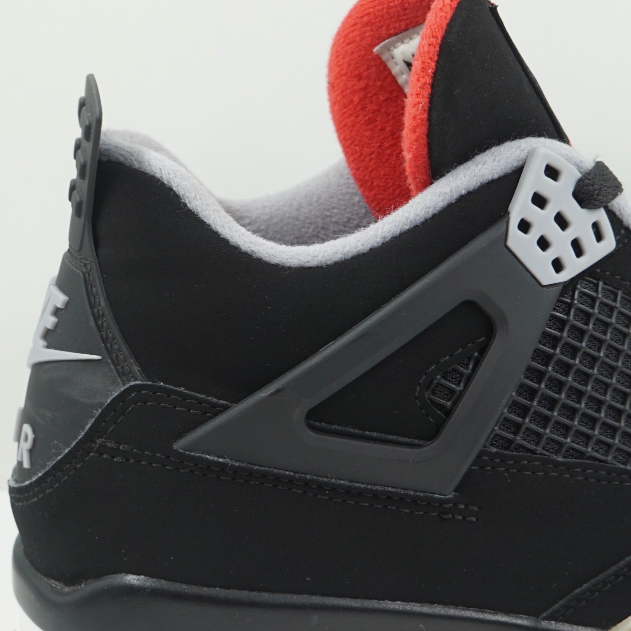 Jordan 4 Retro Bred (2019)