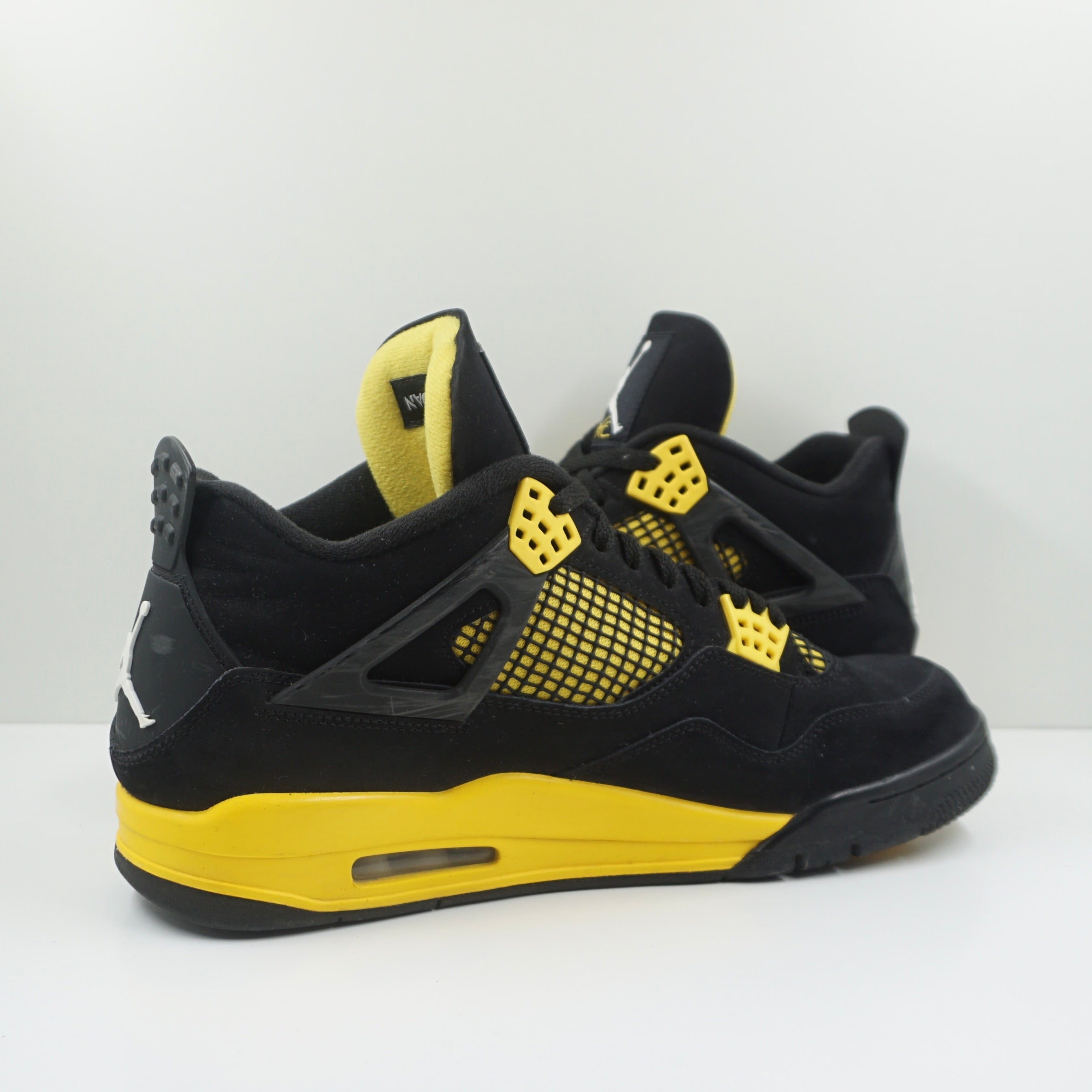Jordan 4 Retro Thunder (2023)