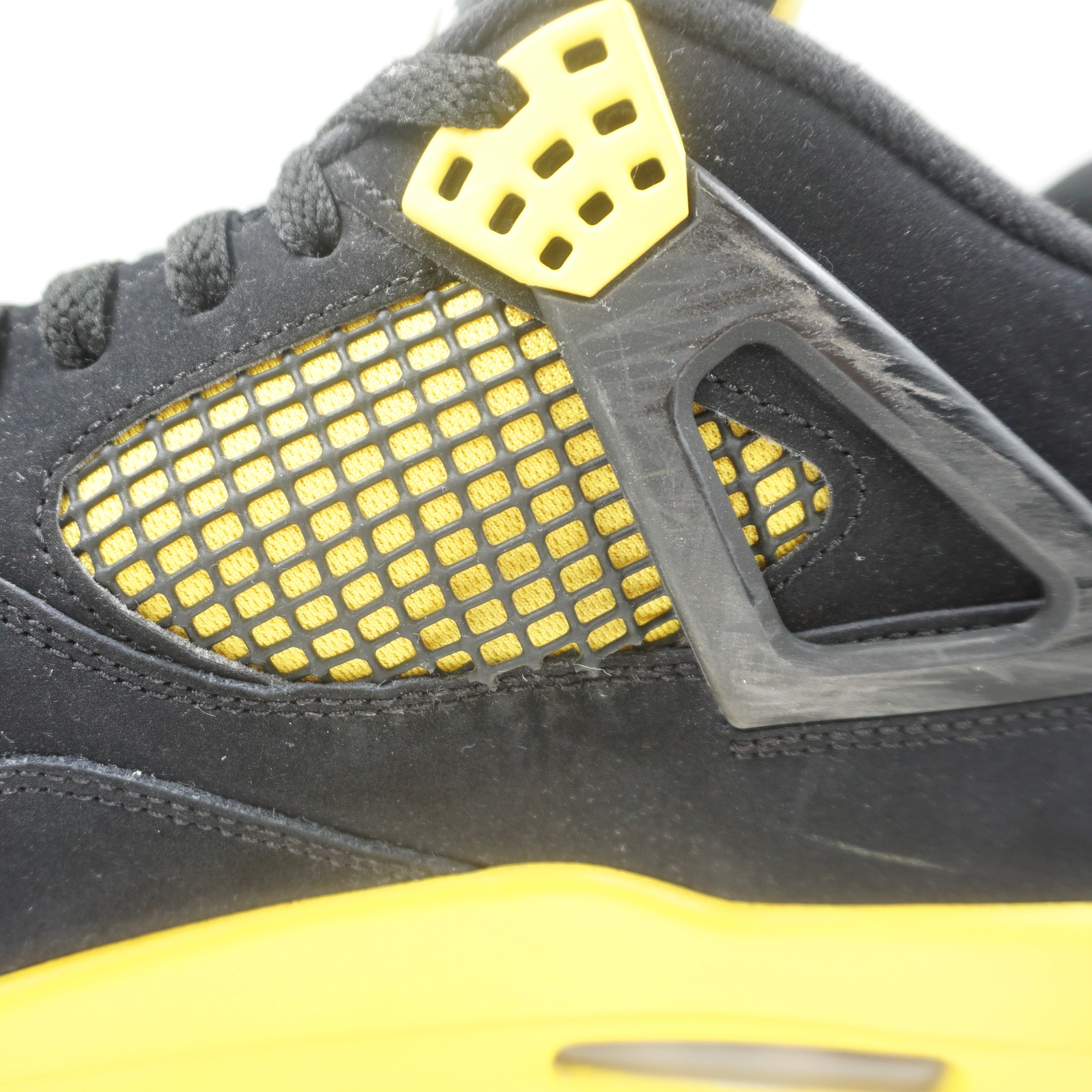 Jordan 4 Retro Thunder (2023)