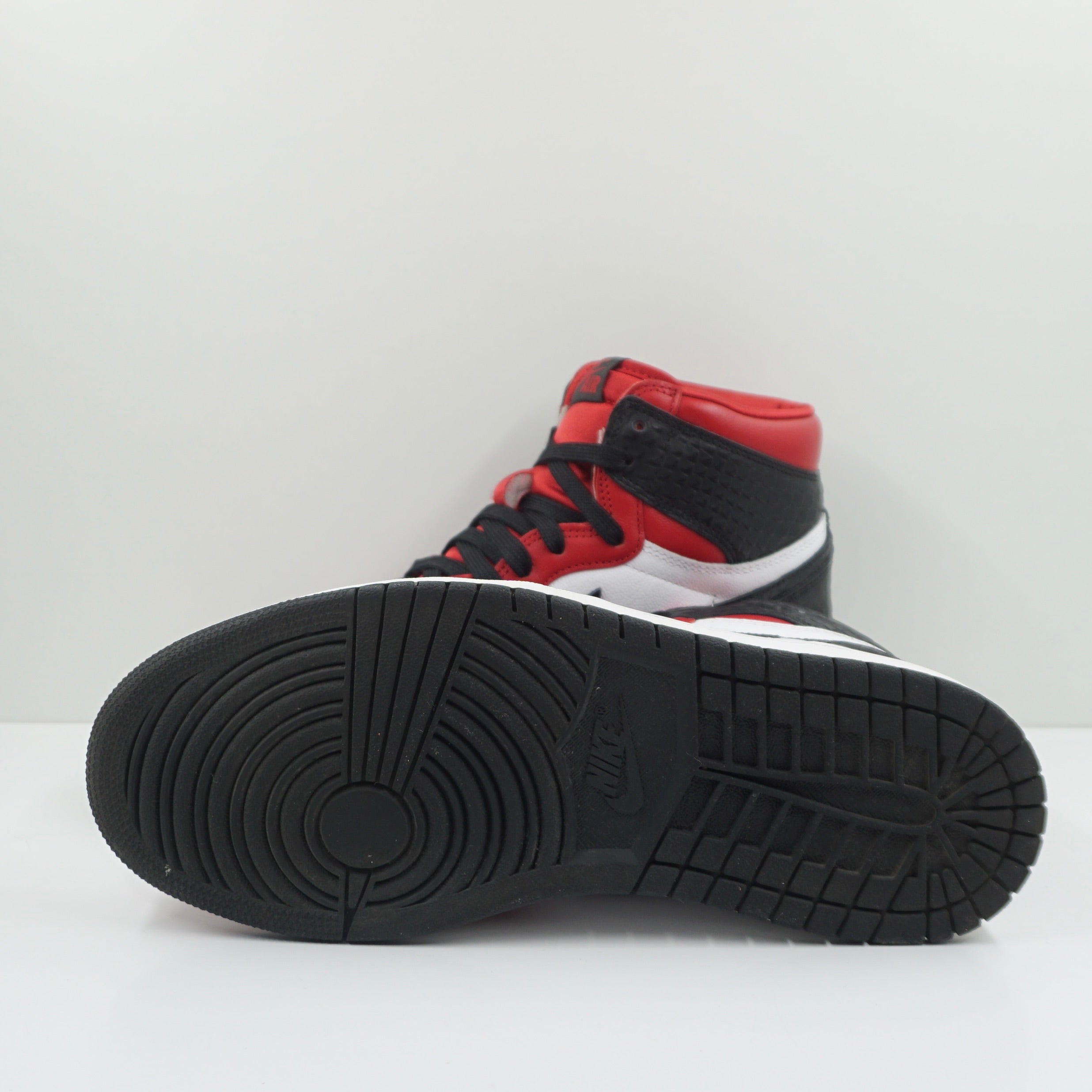 Jordan 1 Retro High Satin Snake Chicago (W)