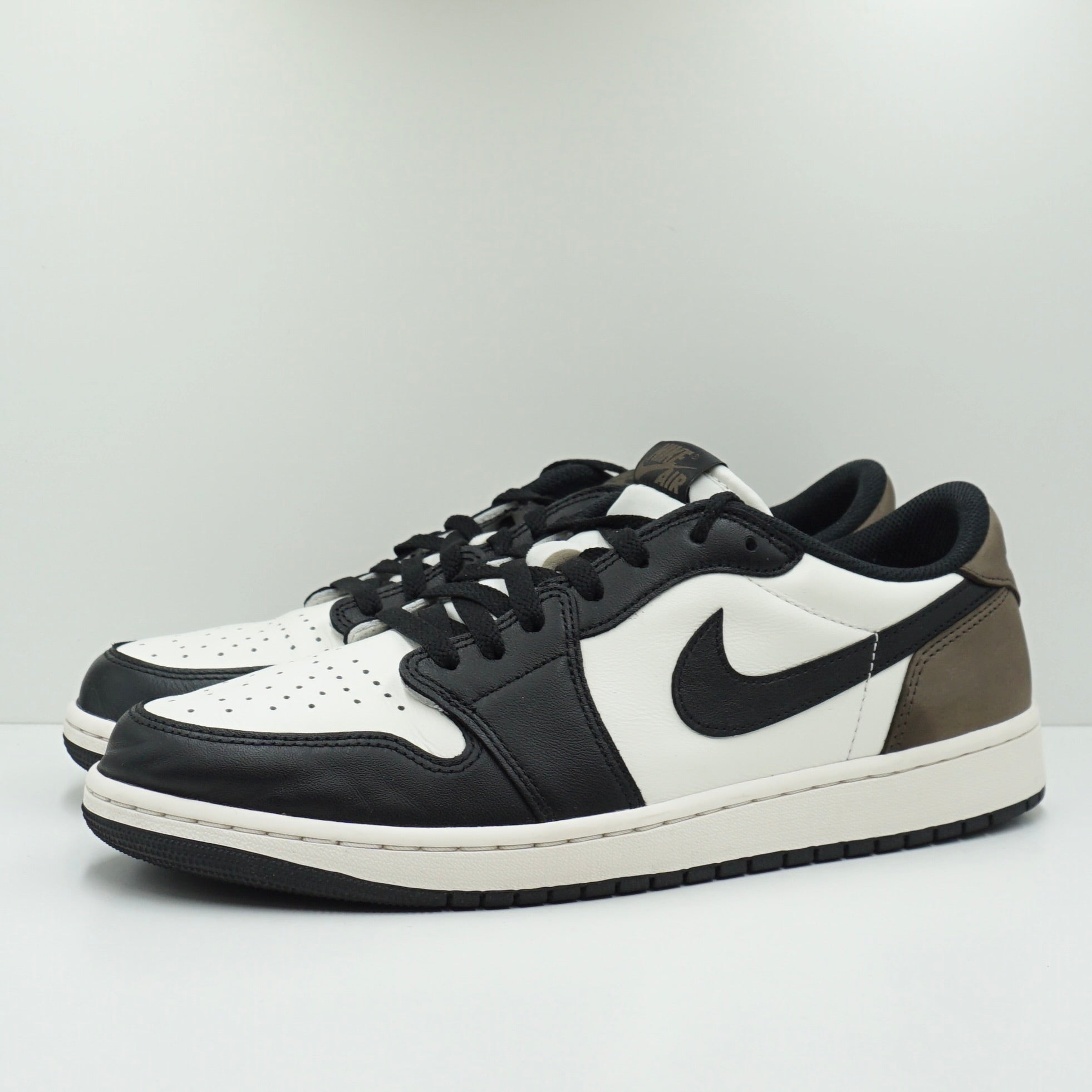 Jordan 1 Retro Low OG Mocha