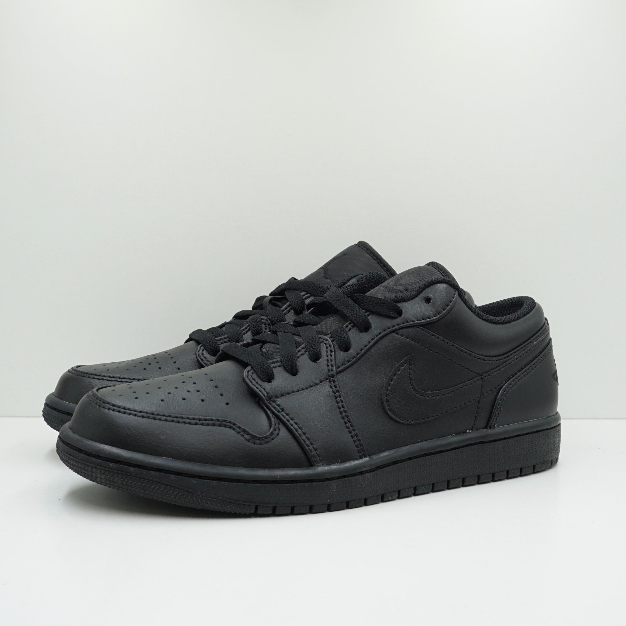 Jordan 1 Low Triple Black