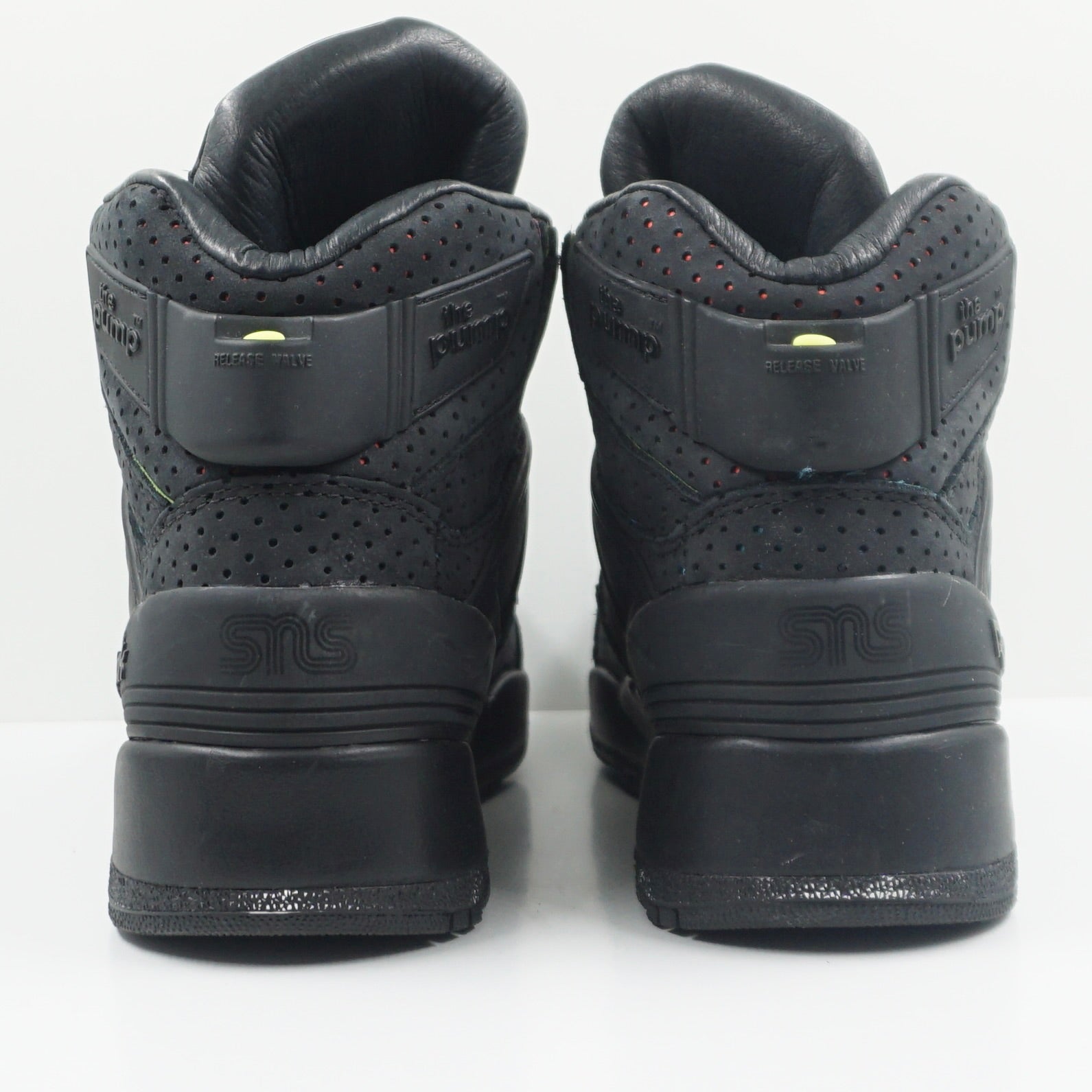 Reebok Sneakersnstuff x The Pump Certified Blacklights