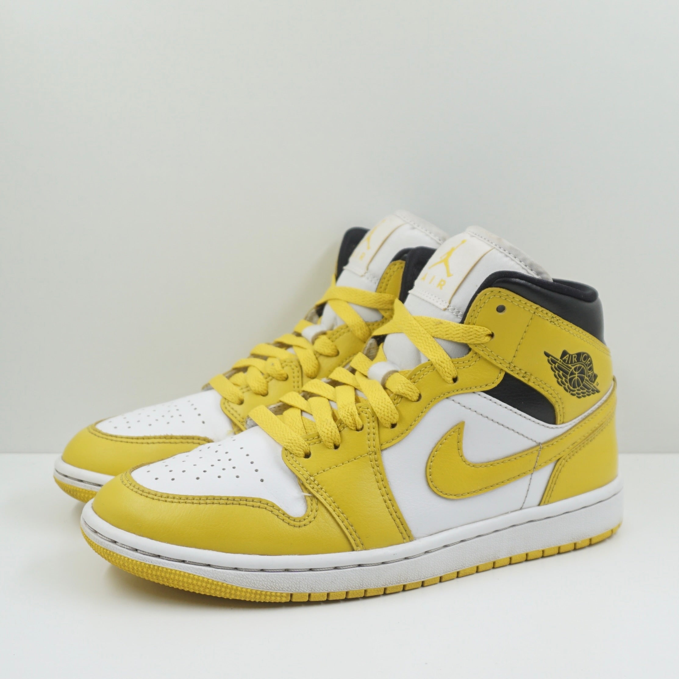 Jordan 1 Mid Vivid Sulfur (W)