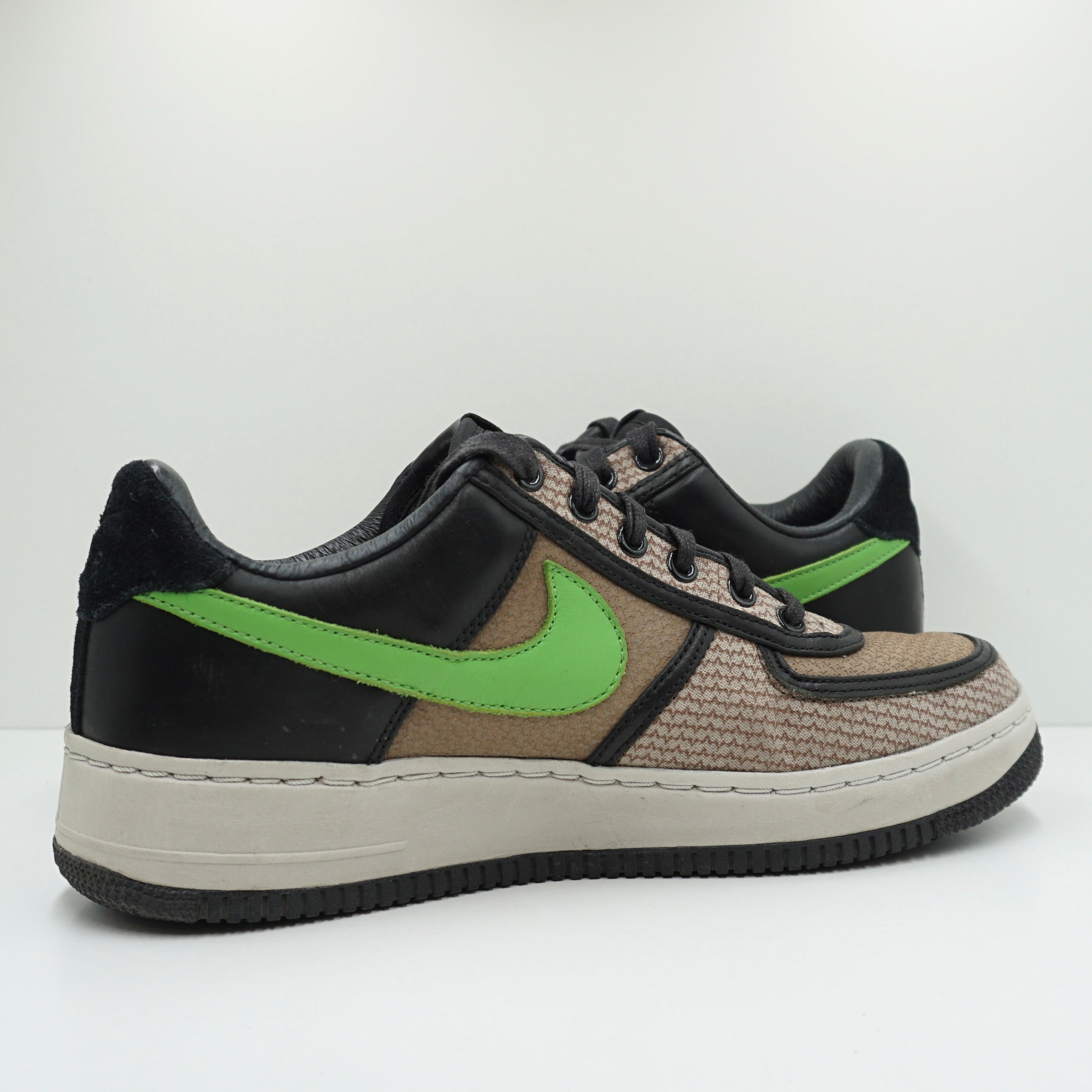 Nike Air Force 1 Low Undefeated Green Bean