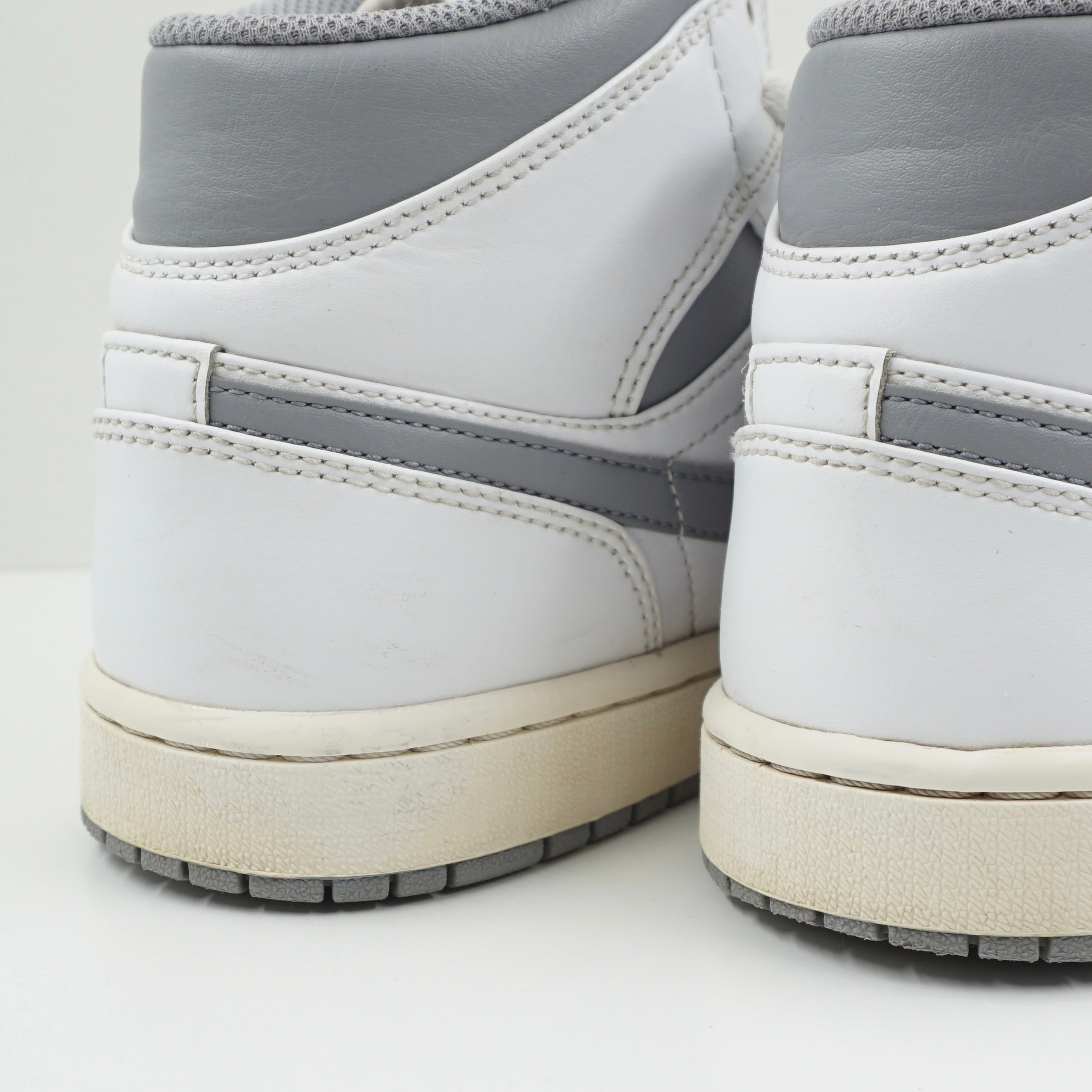 Jordan 1 Mid Neutral Grey