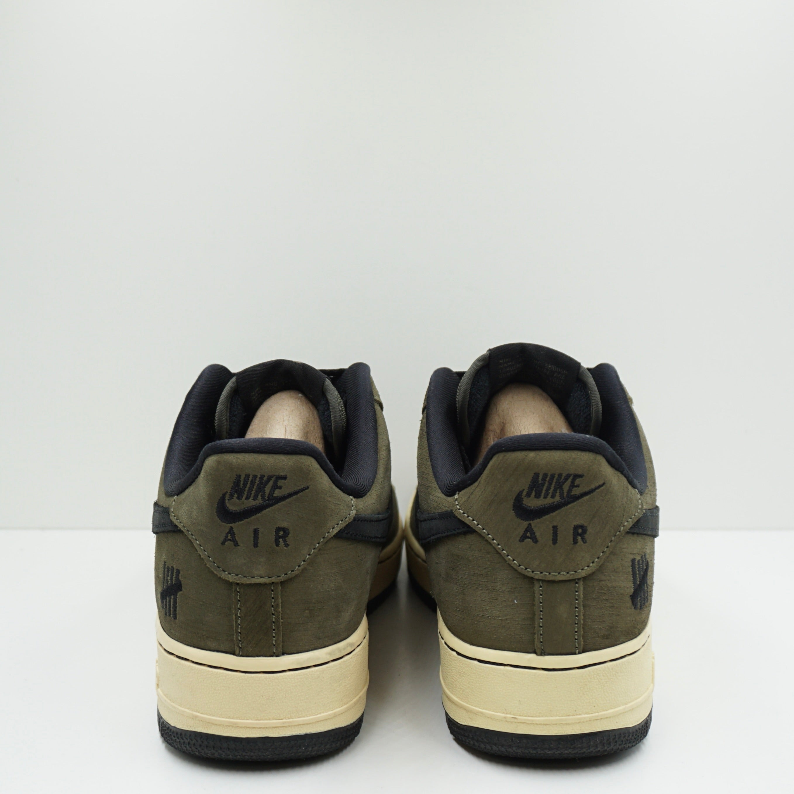 Nike Air Force 1 Low SP Undefeated Ballistic Dunk vs. AF1