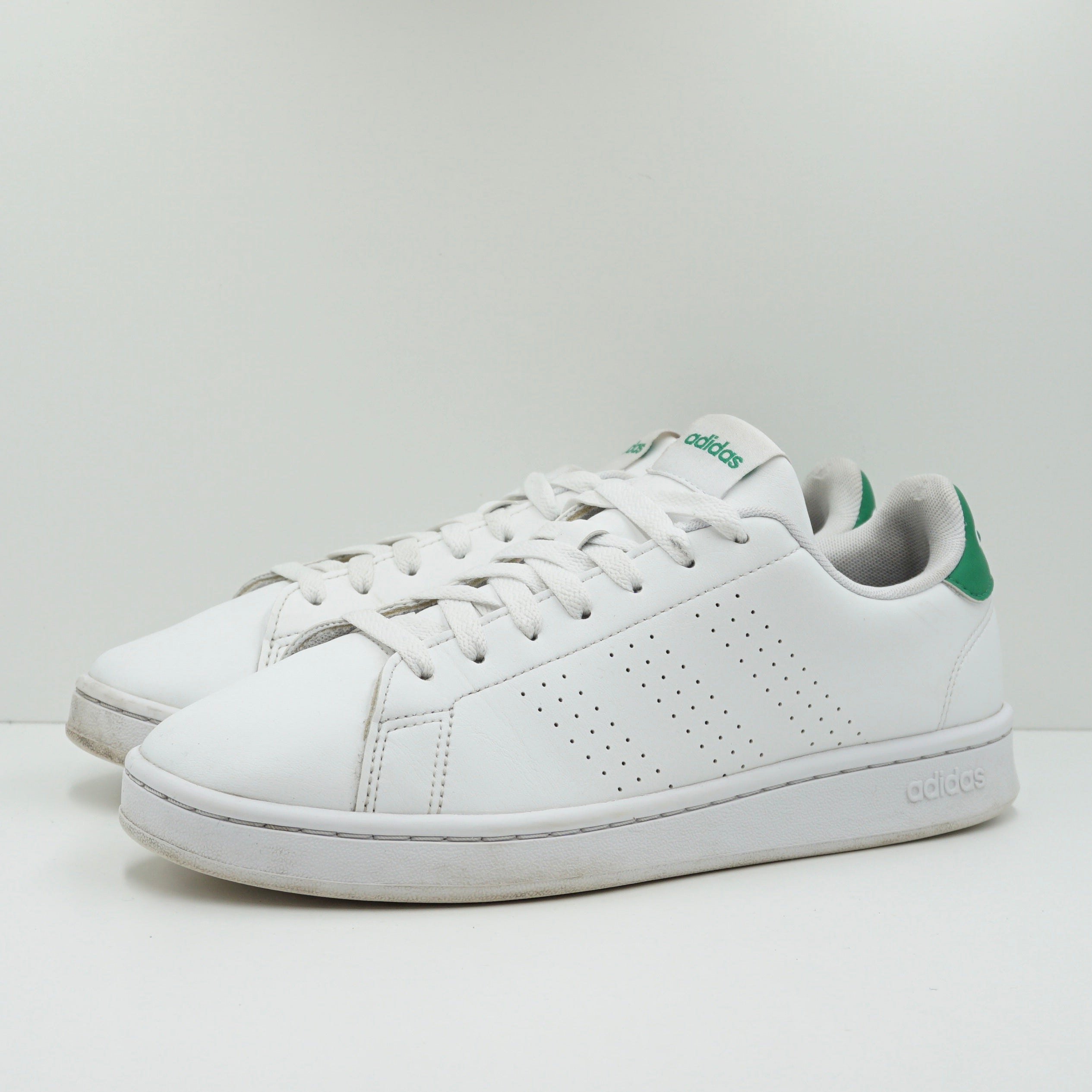 Adidas Advantage White