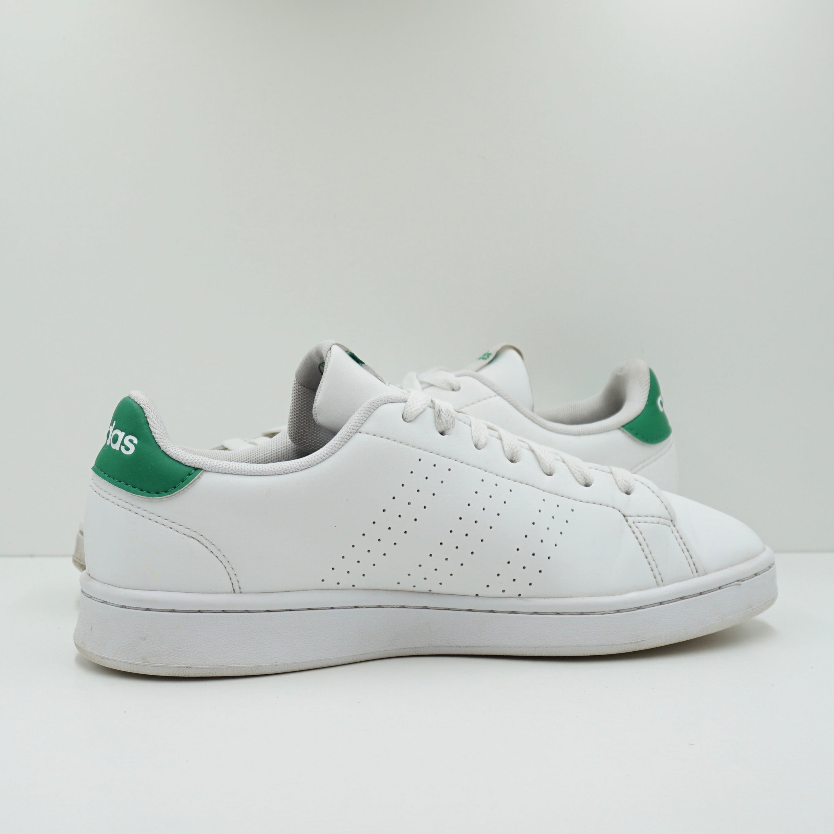 Adidas Advantage White