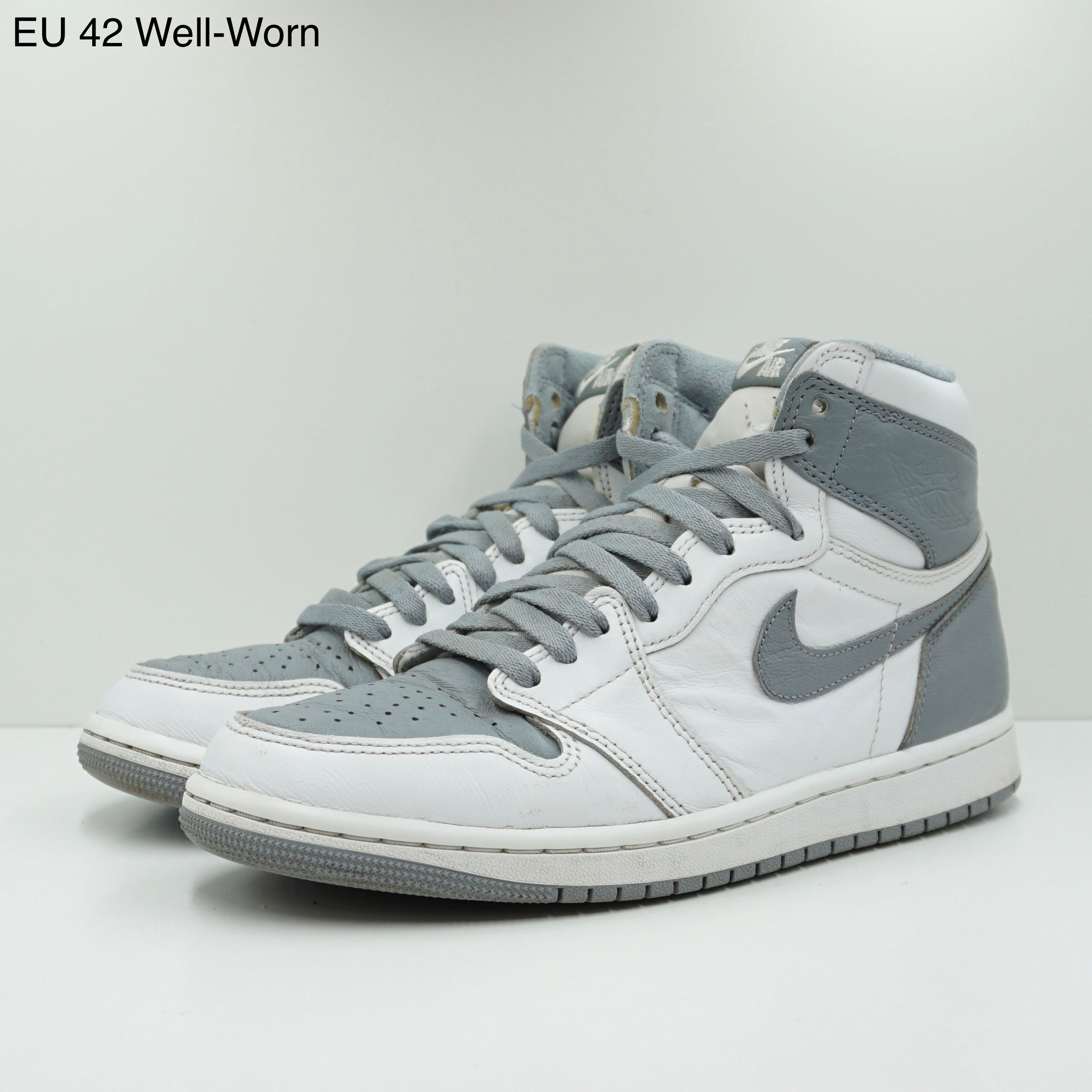 Jordan 1 Retro High OG Stealth