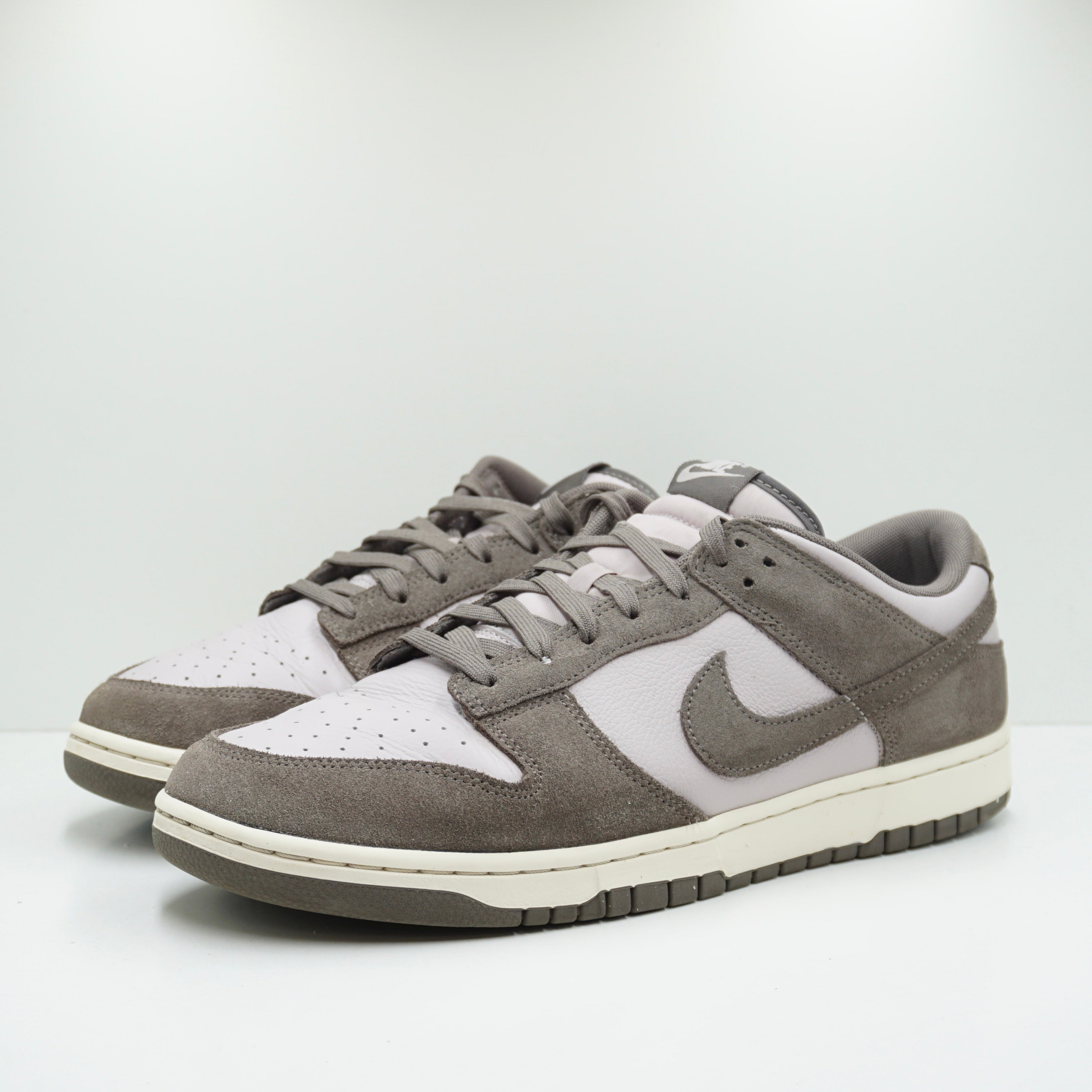 Nike Dunk Low SE Platinum Violet Cave Stone