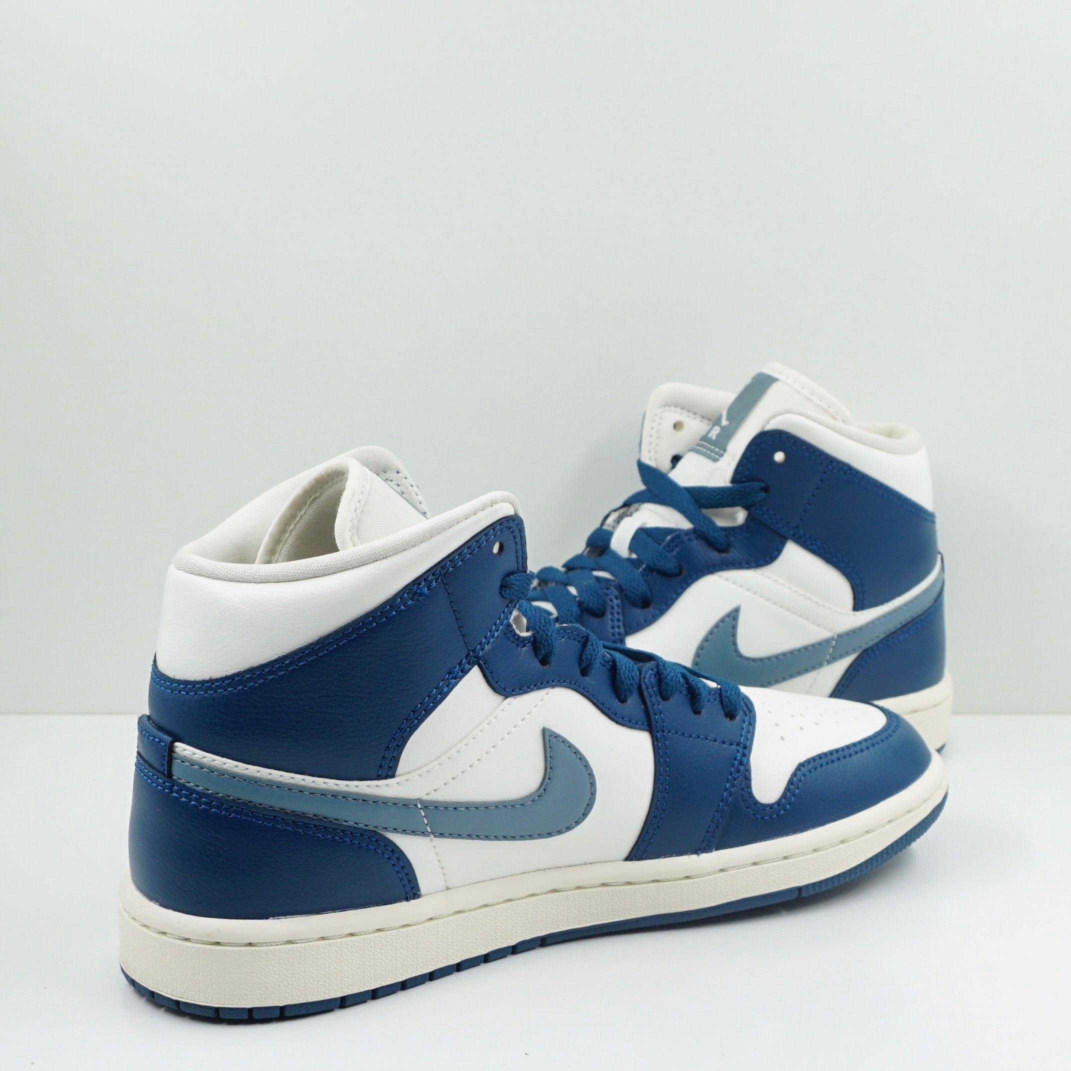 Jordan 1 Mid French Blue (W)