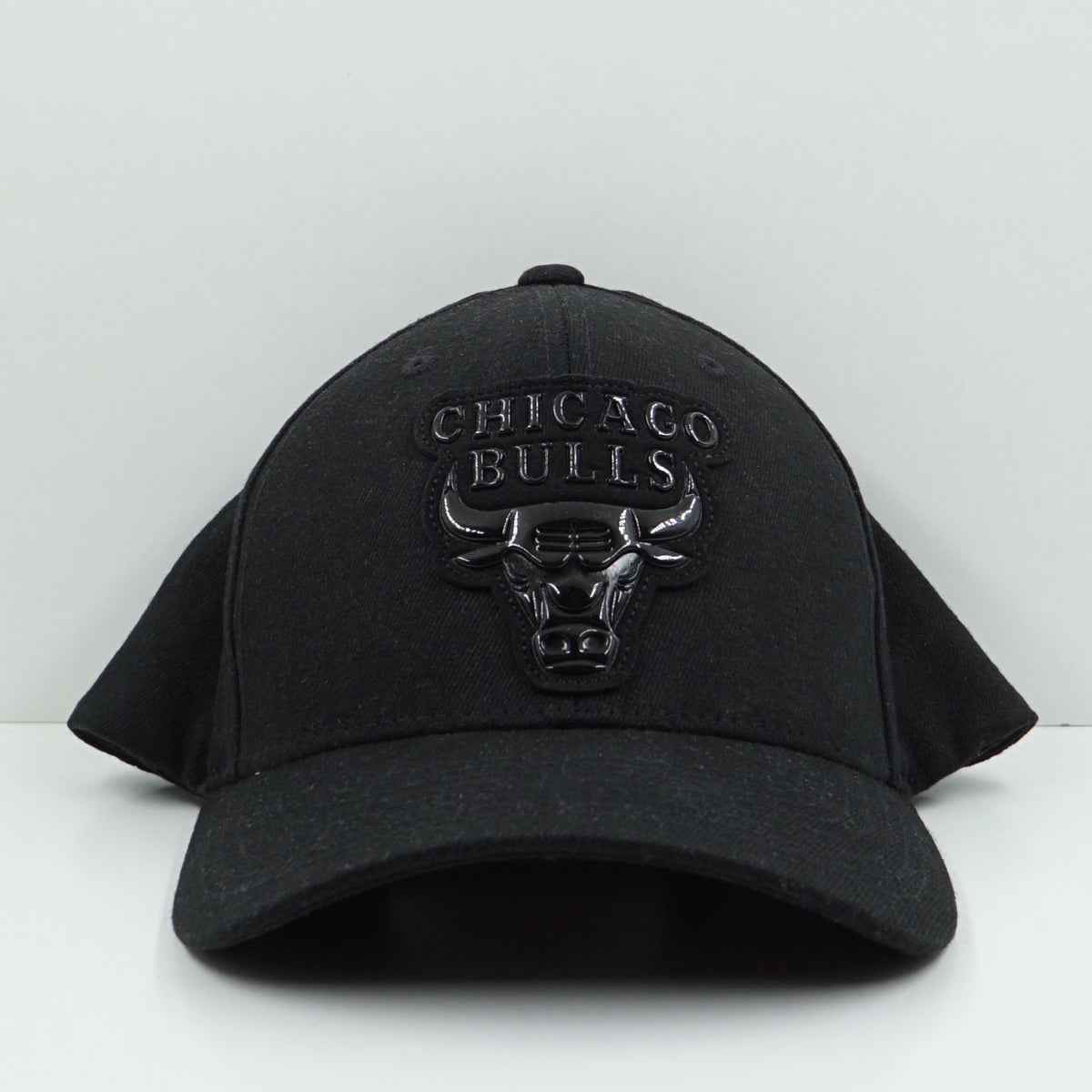 Mitchell & Ness Chicago Bulls Black FlexFit Snapback Cap