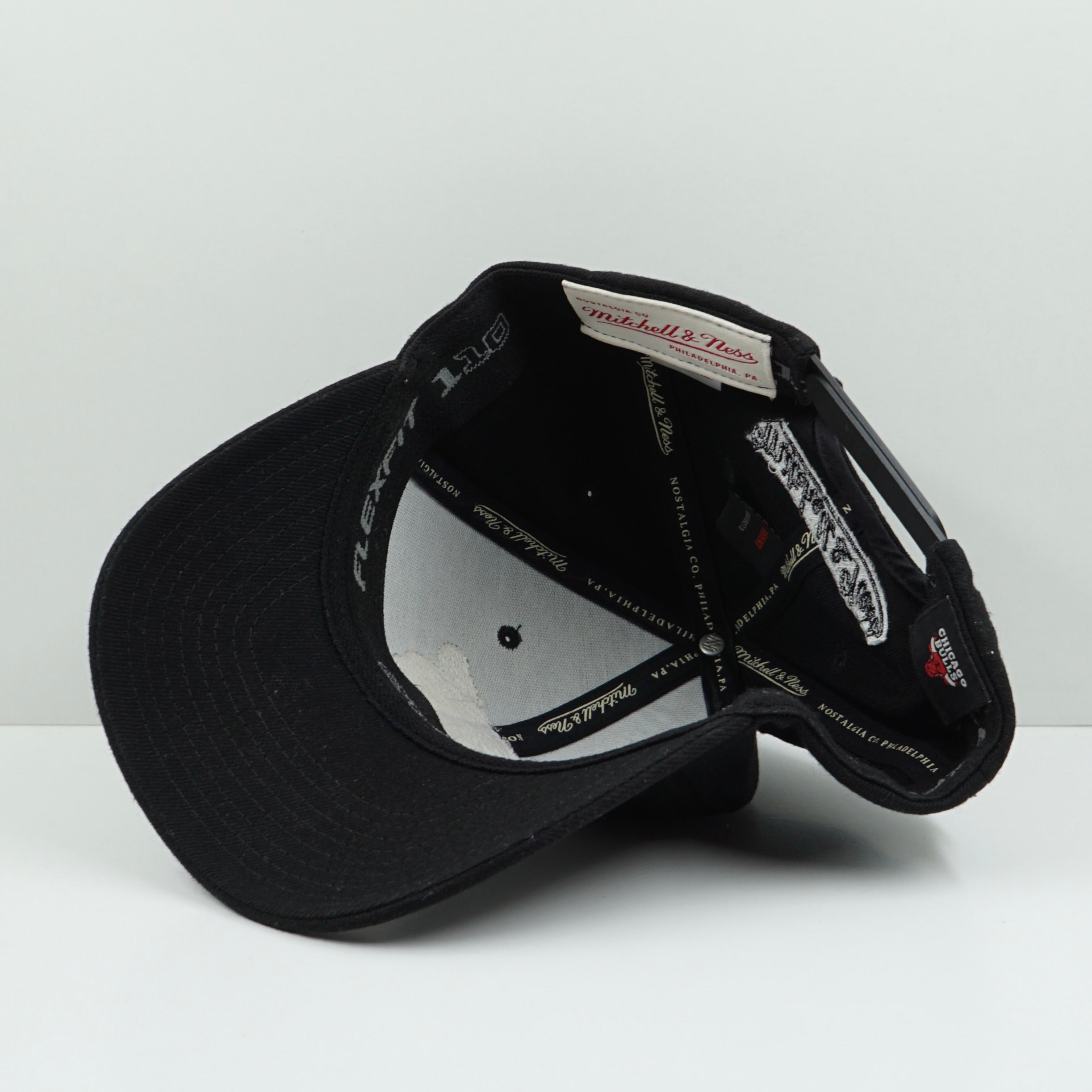 Mitchell & Ness Chicago Bulls Black FlexFit Snapback Cap
