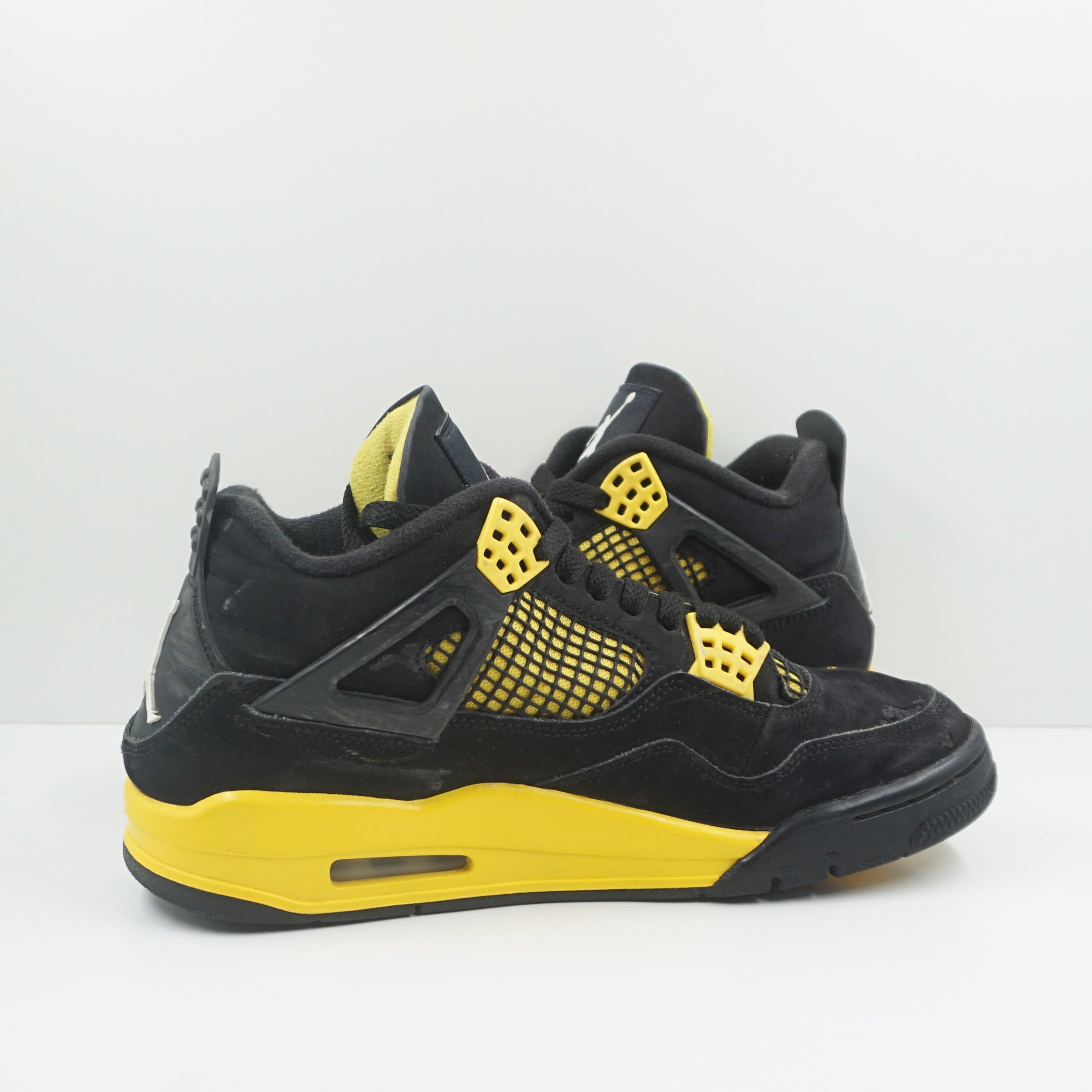 Jordan 4 Retro Thunder (2023)