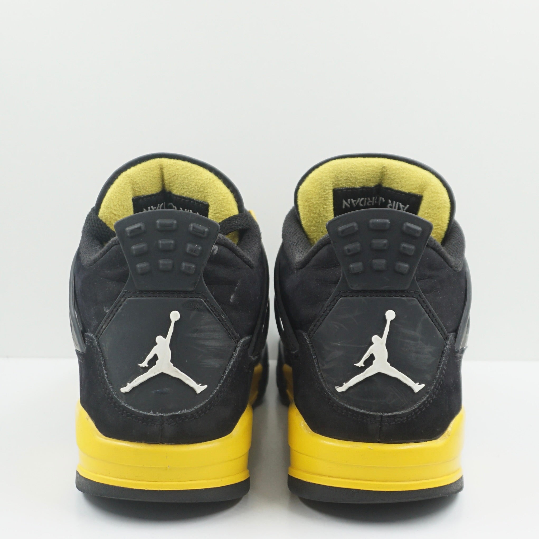 Jordan 4 Retro Thunder (2023)