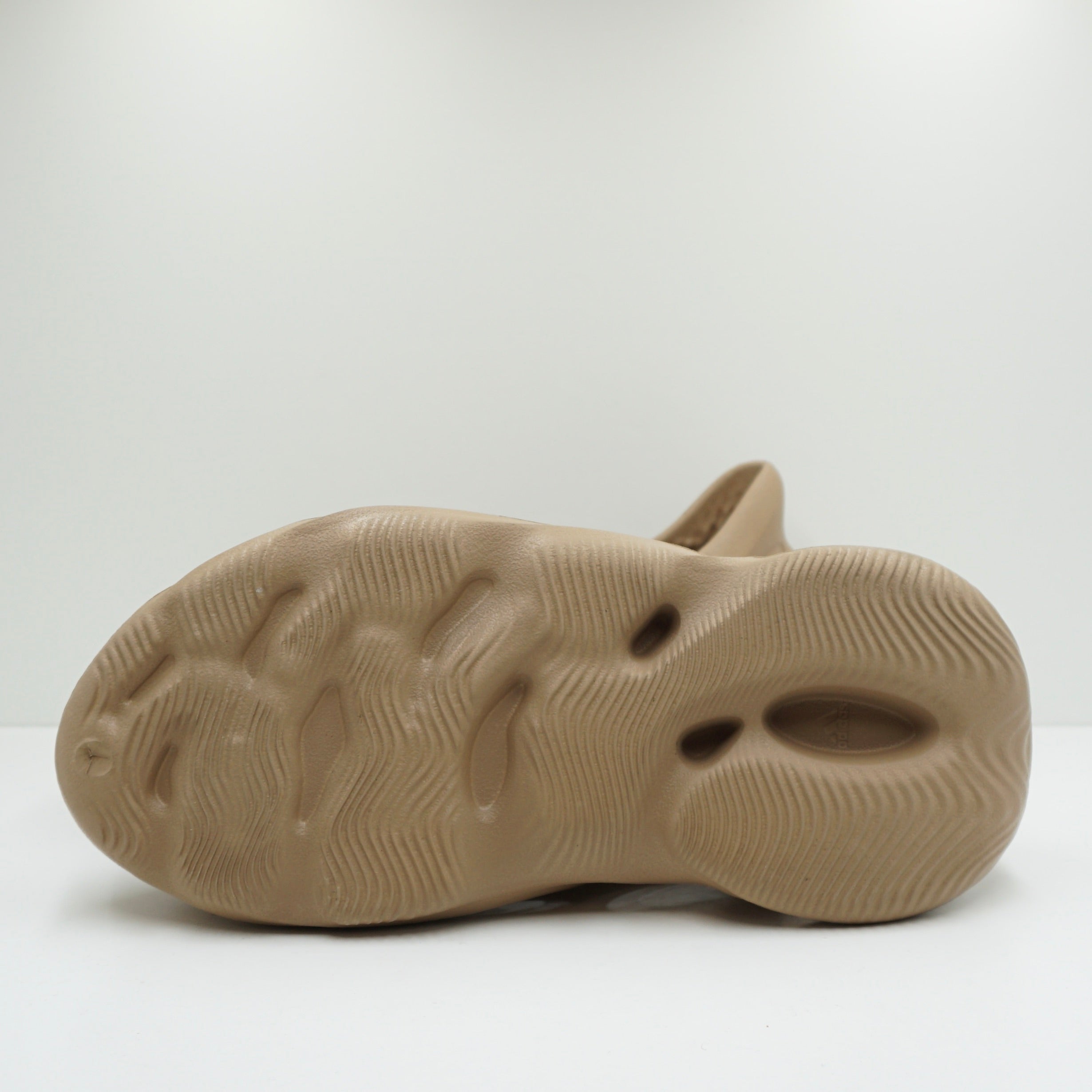 Adidas Yeezy Foam RNNR Clay Taupe