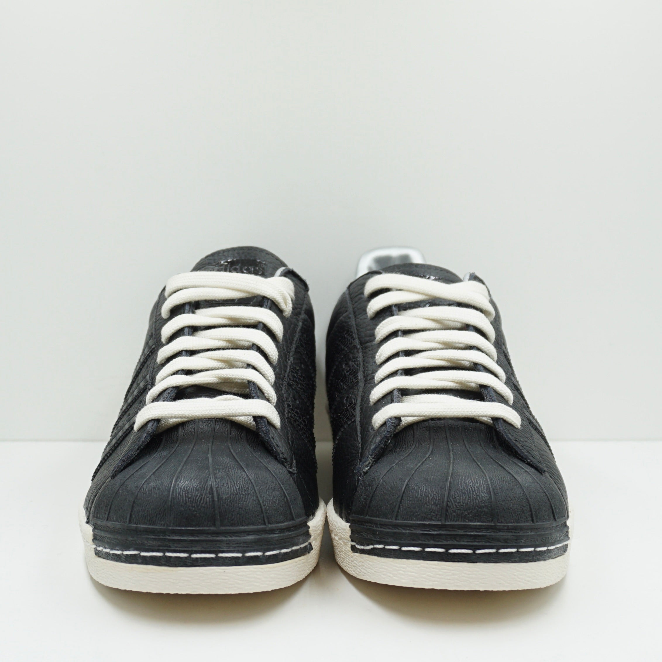 Adidas Superstar x Sneakersnstuff Camera