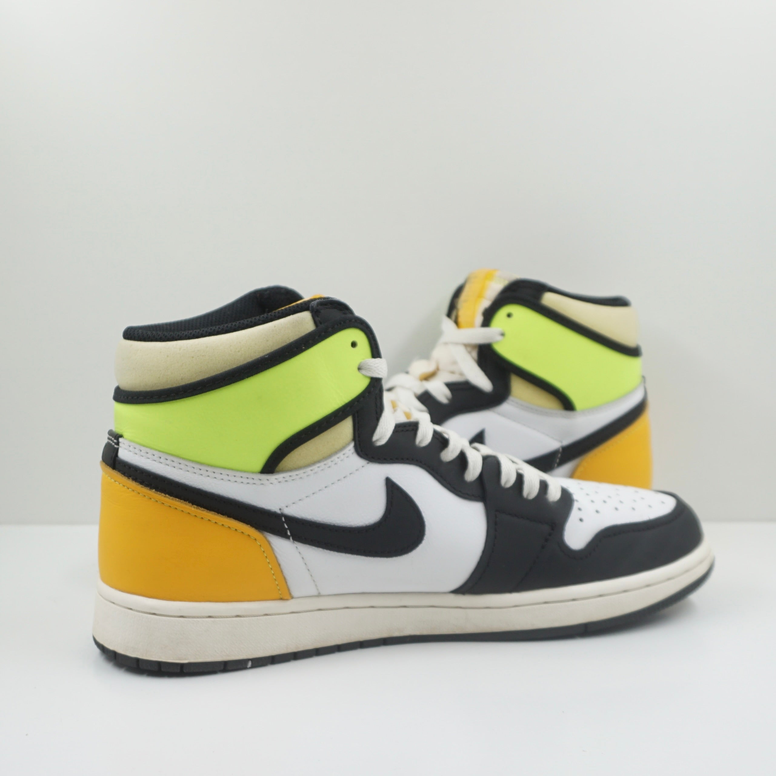 Jordan 1 Retro High White Black Volt University Gold