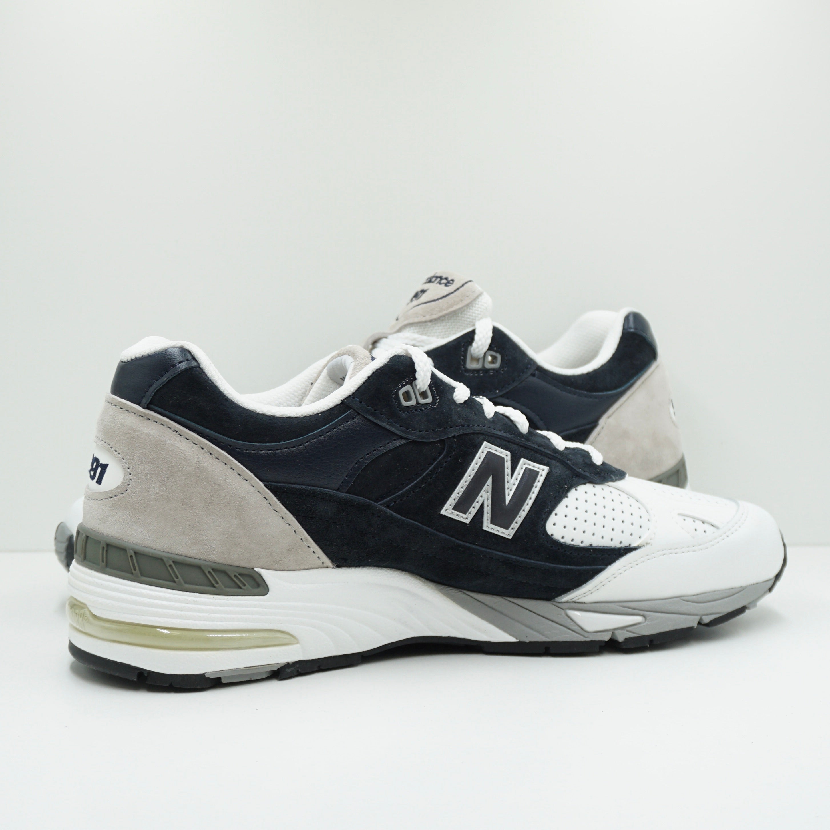 New Balance 991 MiUK Sneakersnstuff Navy White