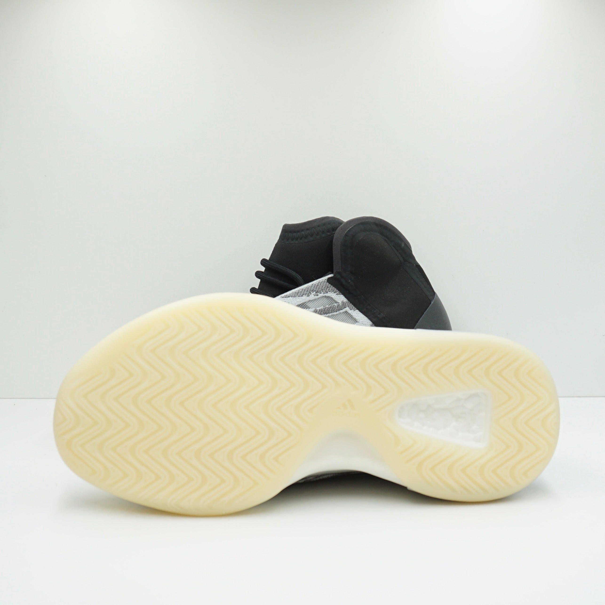 Adidas Yeezy QNTM (Lifestyle Model)