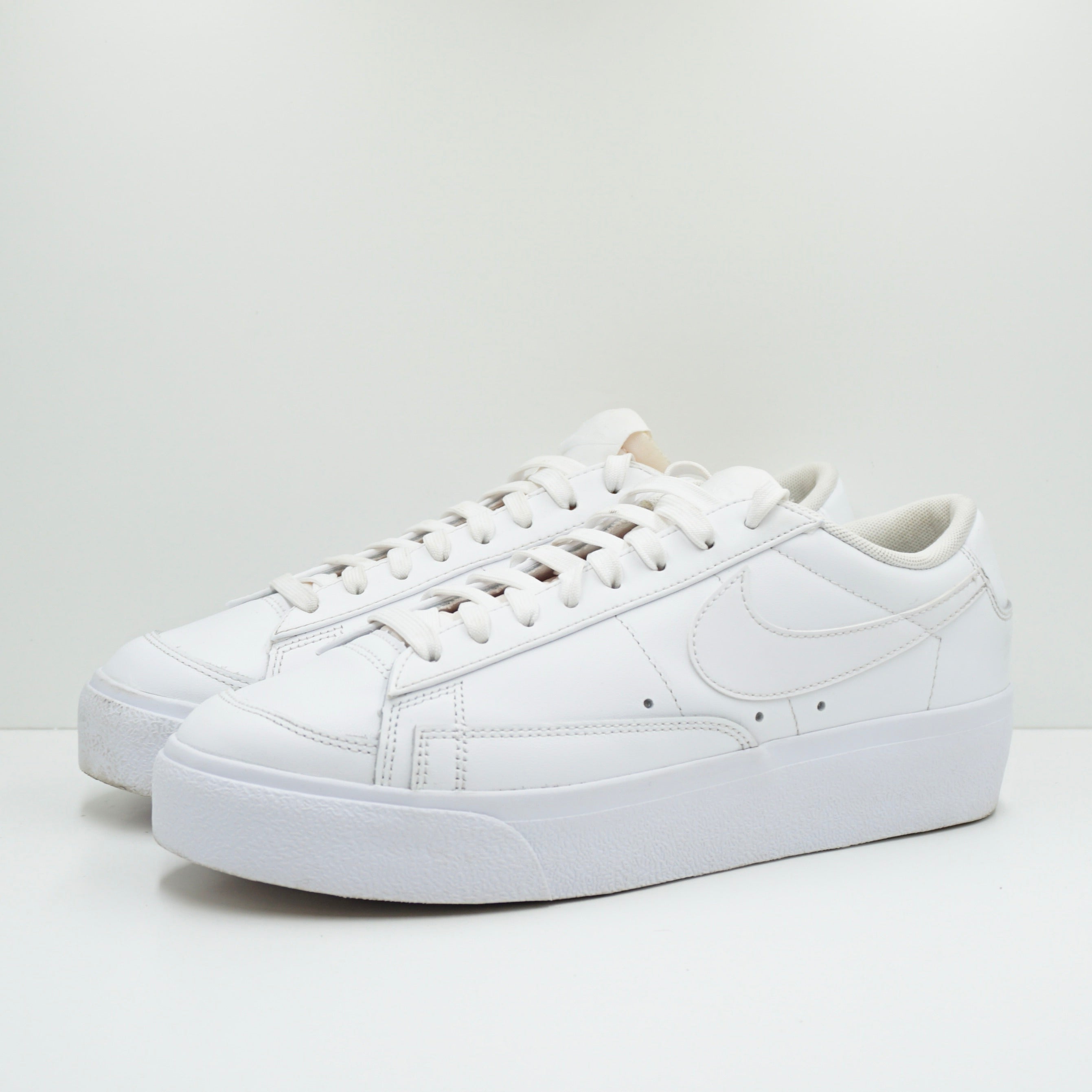 Nike Blazer Low Platform Triple White (W)