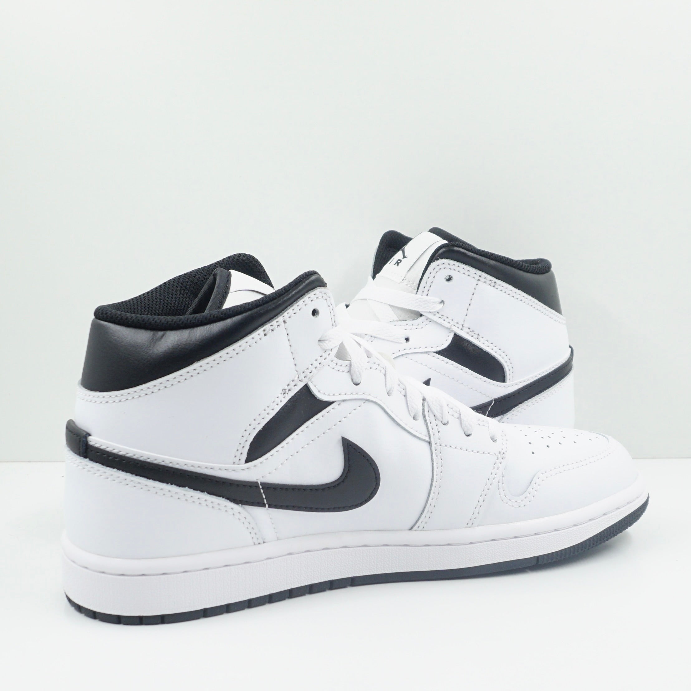 Jordan 1 Mid Reverse Panda
