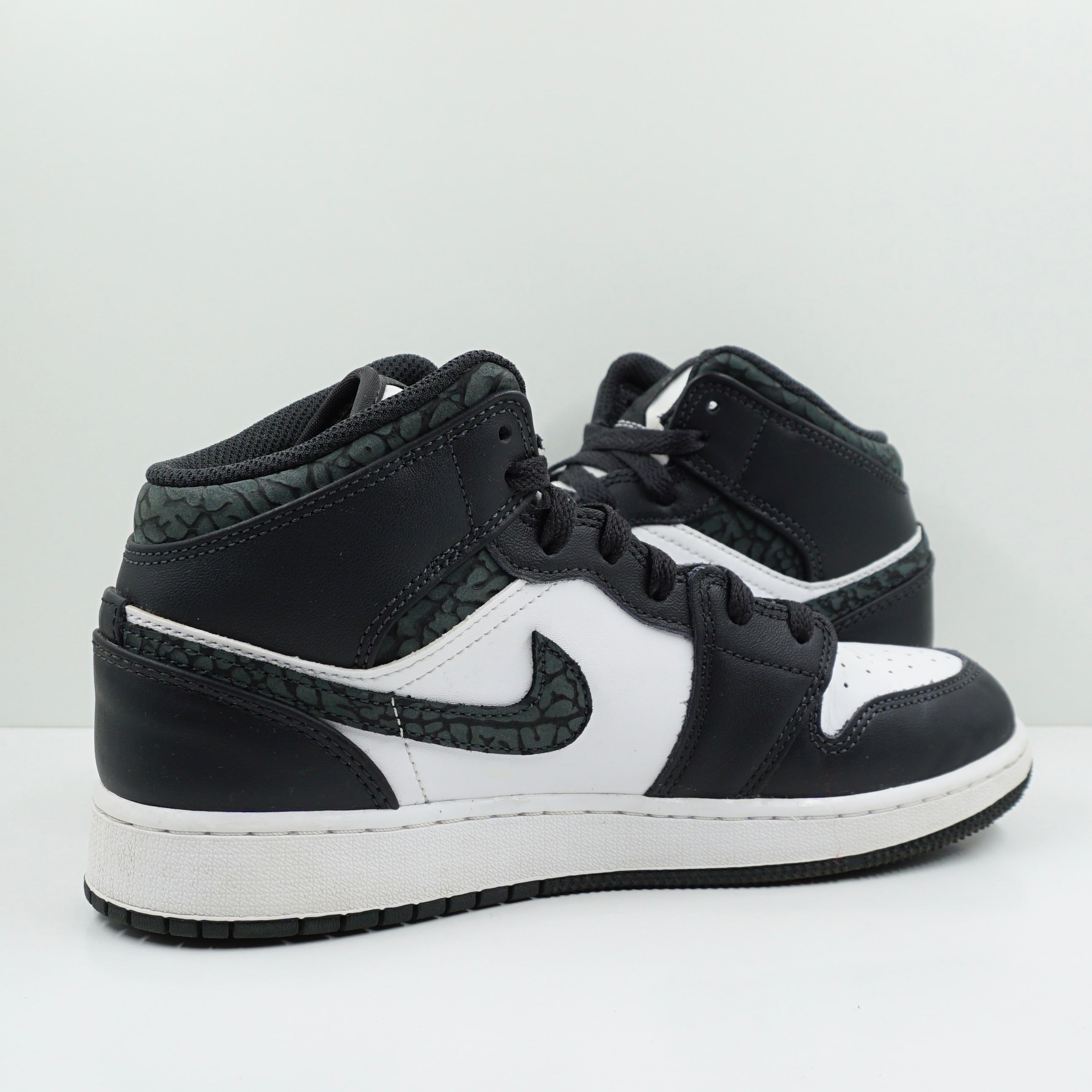 Jordan 1 Mid SE Panda Elephant (GS)