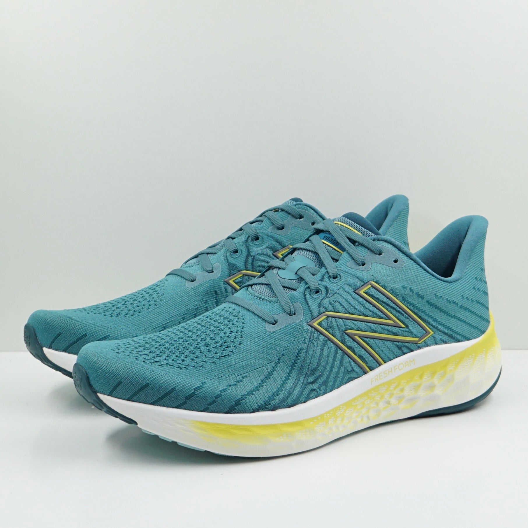 New Balance Fresh Foam Vongo v5 Deep Sea Sulphur Yellow